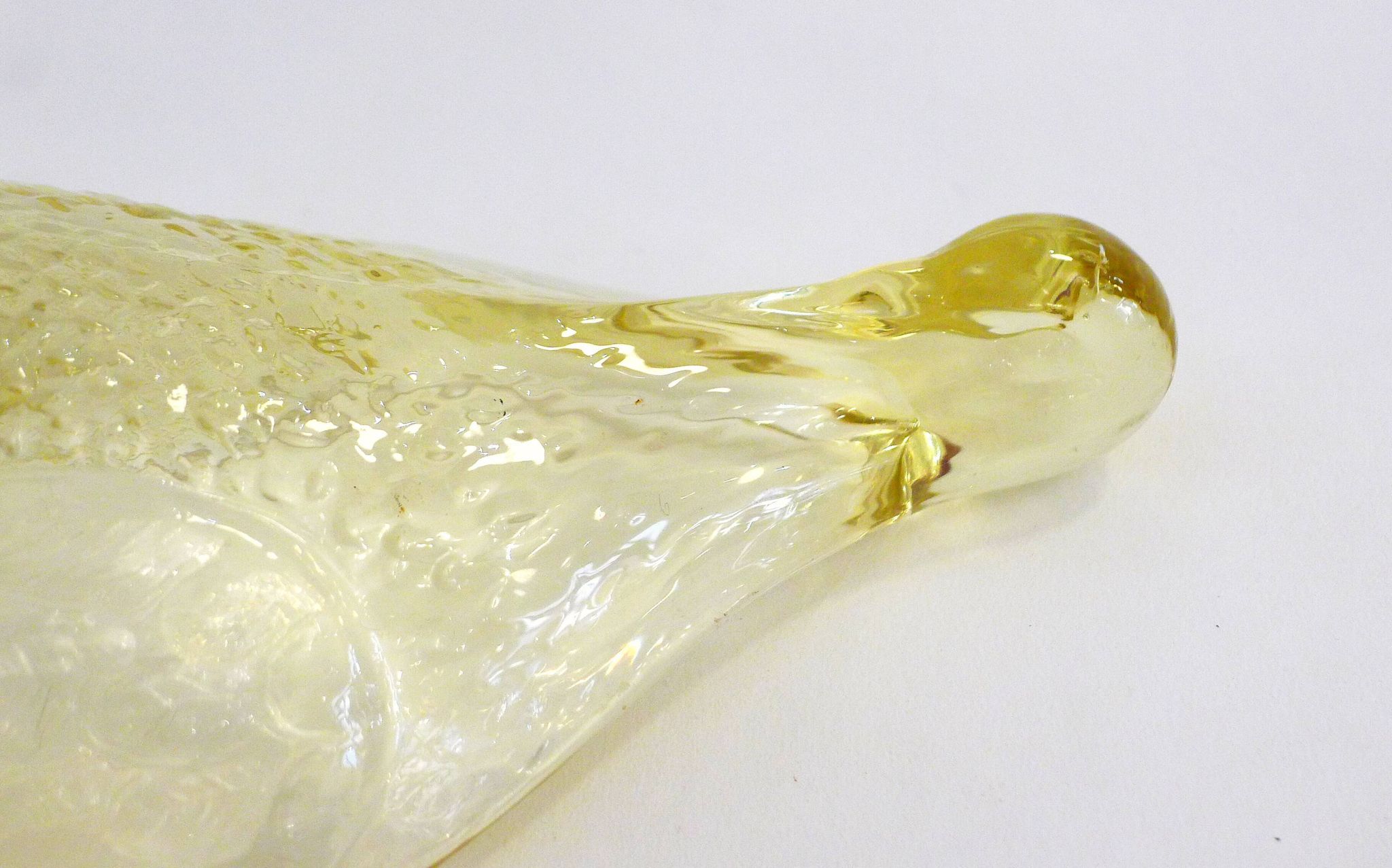 Bird bowl, in pale yellow crystal glass