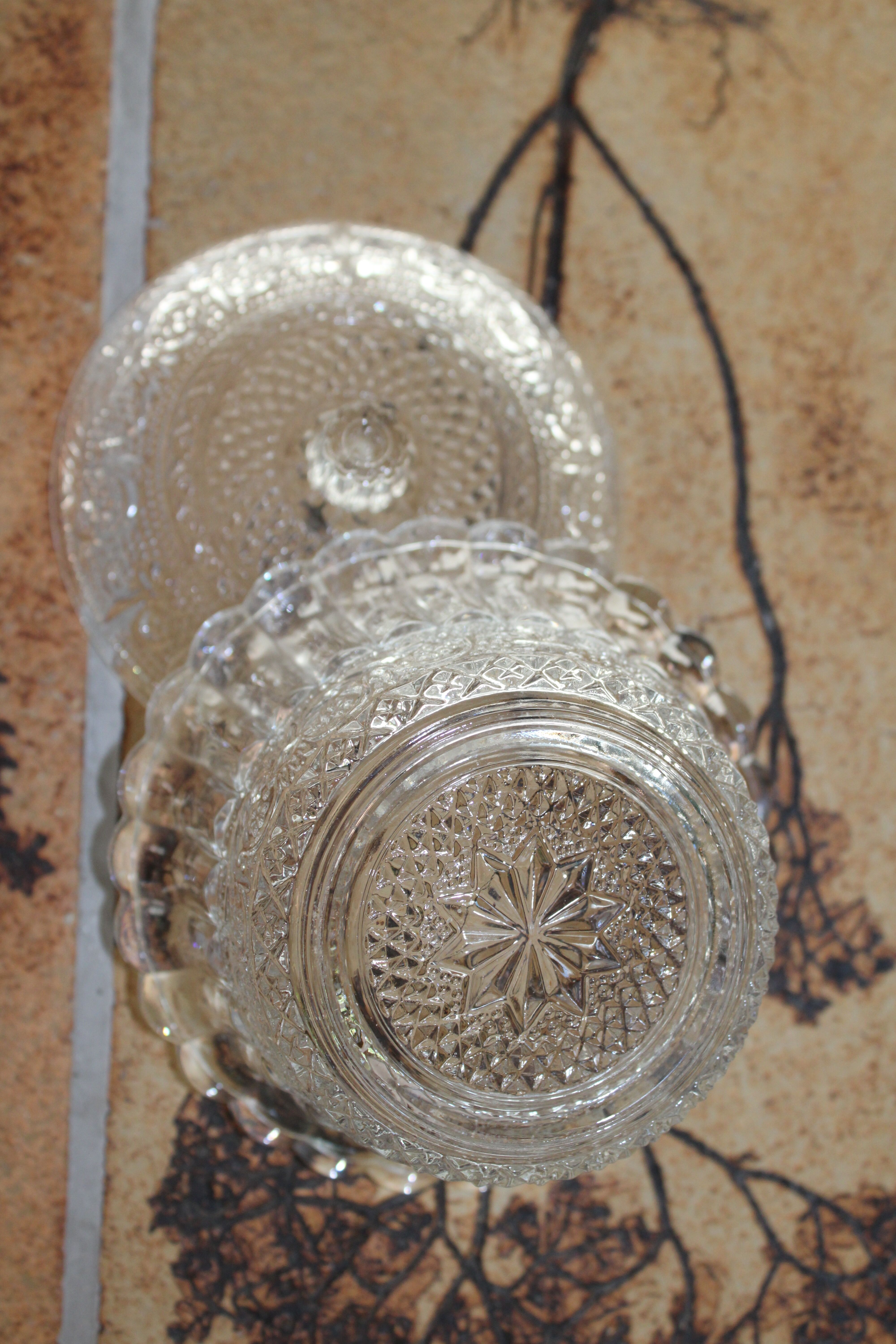 Sugar bowl, candy-maker décor fleur de lys vintage