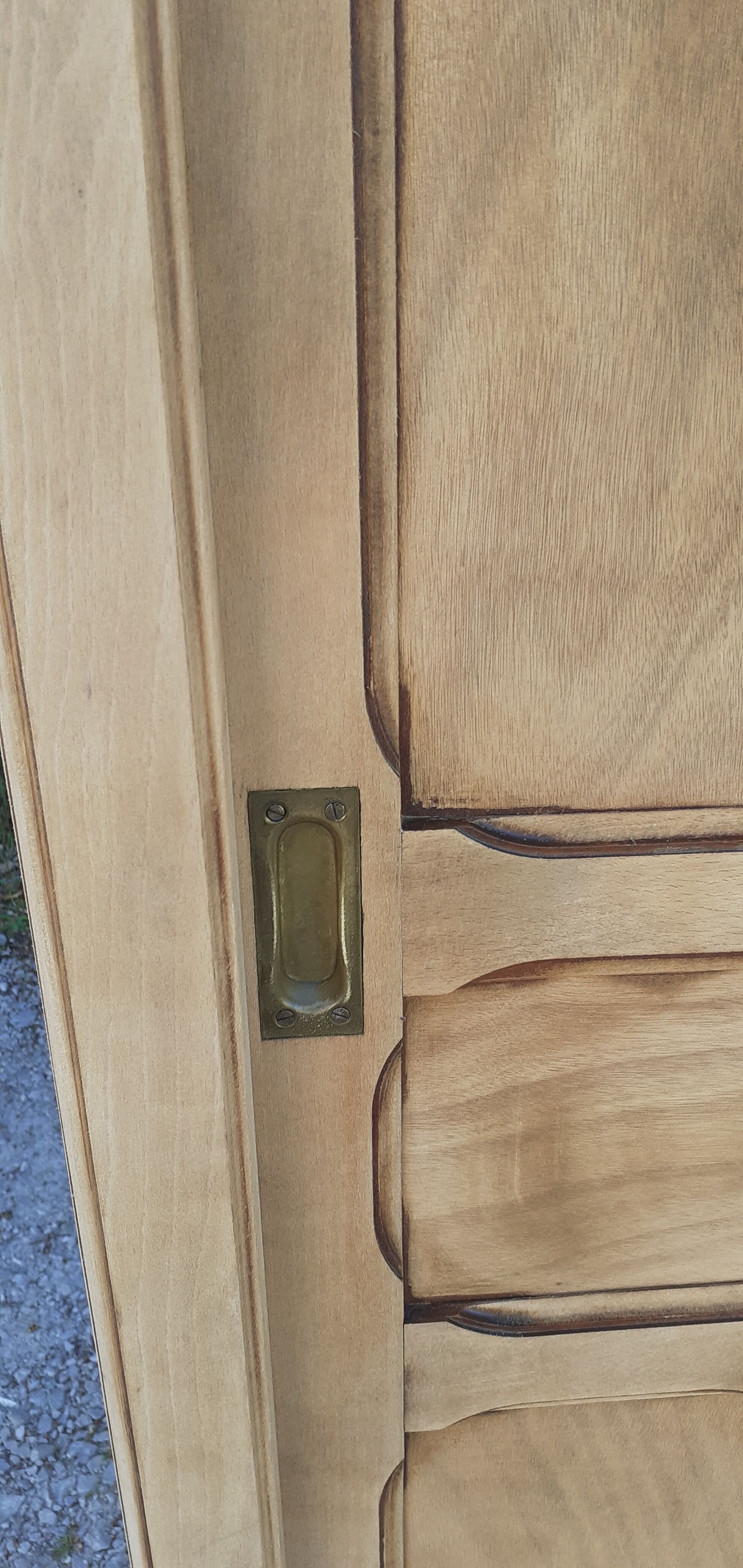 Parisian cabinet with 2 sliding doors 1 shelf solid beech