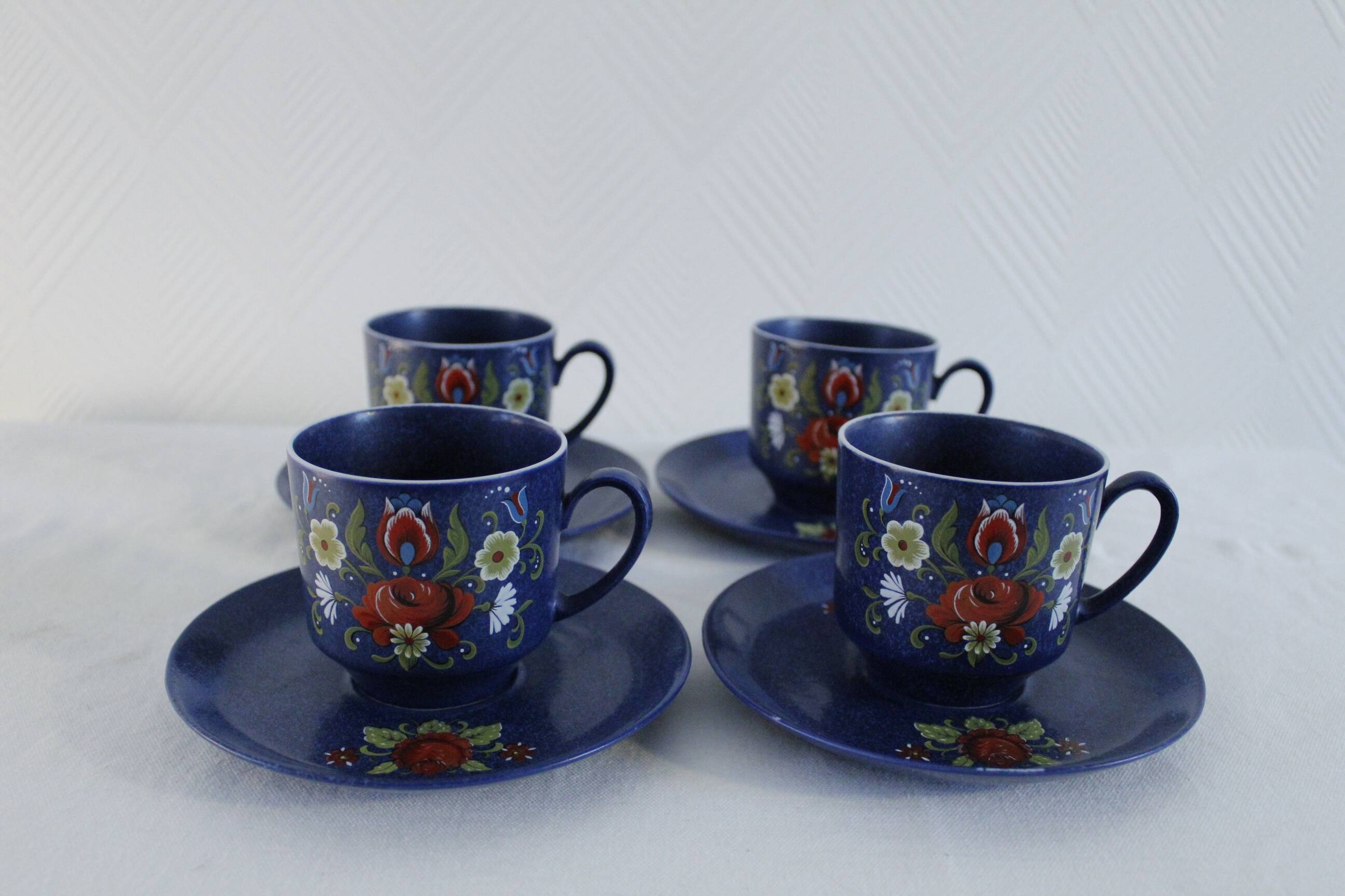 Vintage coffee set - blue and red flower patterns