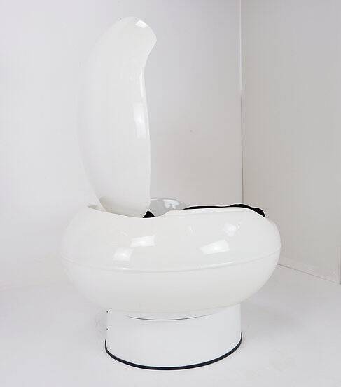 white lacquered "Egg" Lounge Chair