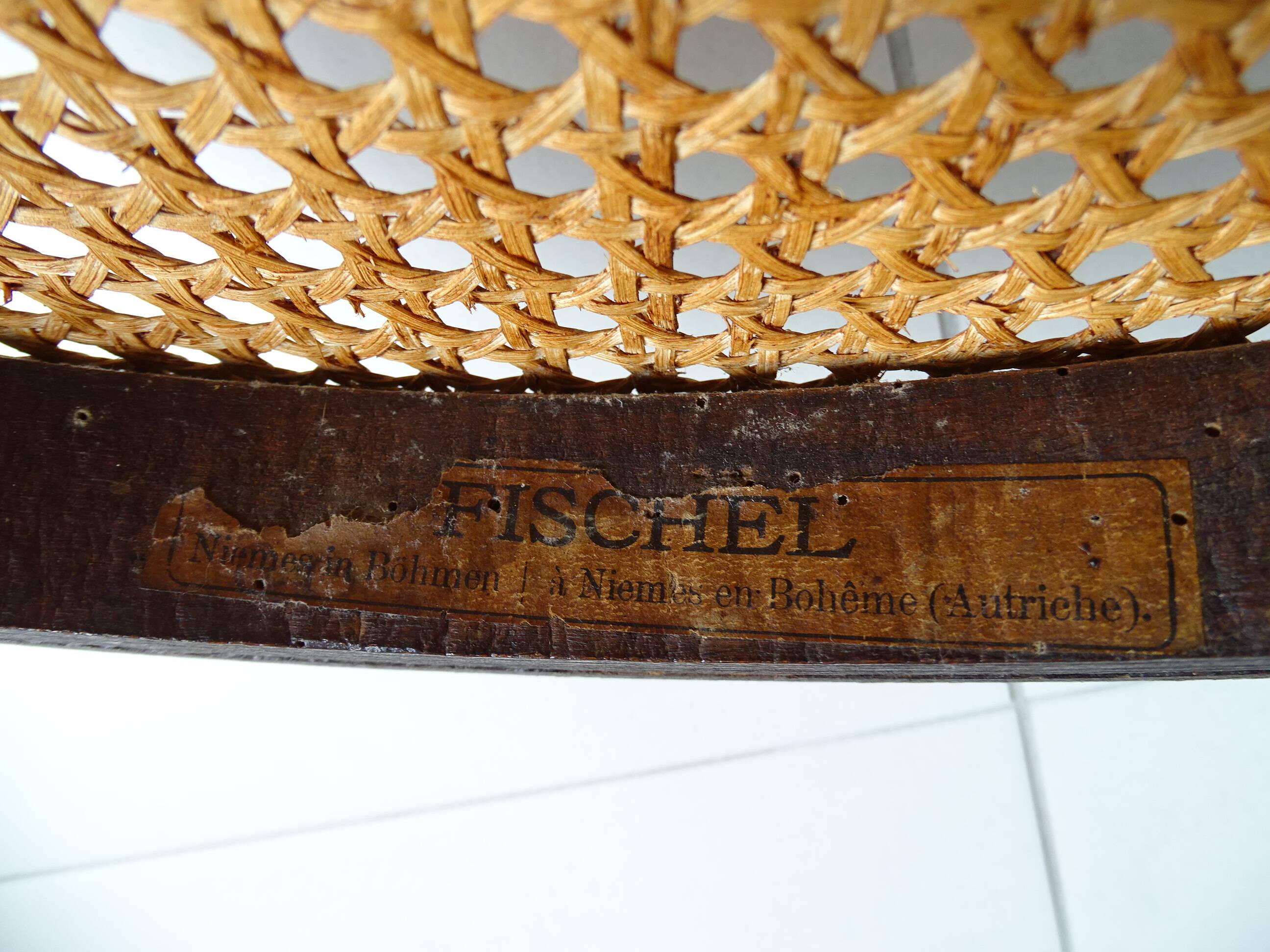 Fauteuil Fischel assise et dossier canné bois courbé