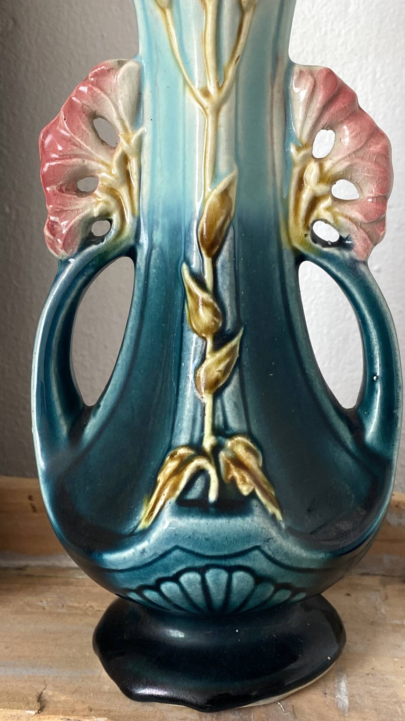 Art Nouveau slipware vase 21 cm