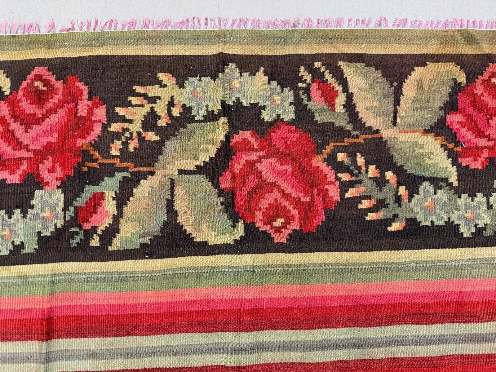 Moldovan square kilim rug 146x130 cm vintage kelim wool rug medium 2520
