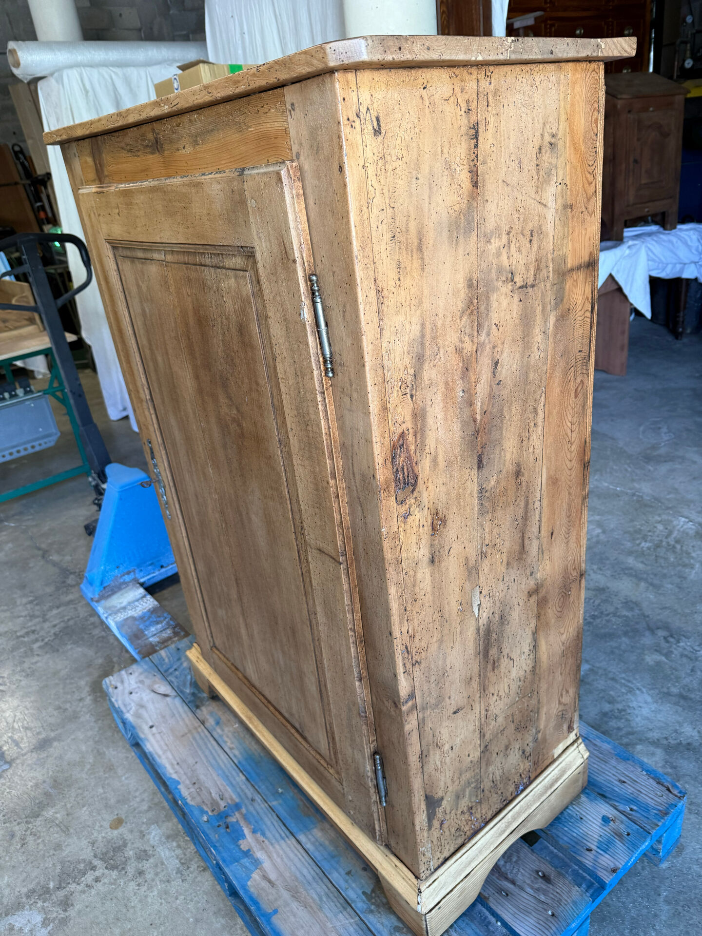 Storage furniture