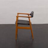 Chaise en teck massif et tissu vinyle noir dans le style d'Erik Kirkegaard, Danemark, années 1950
