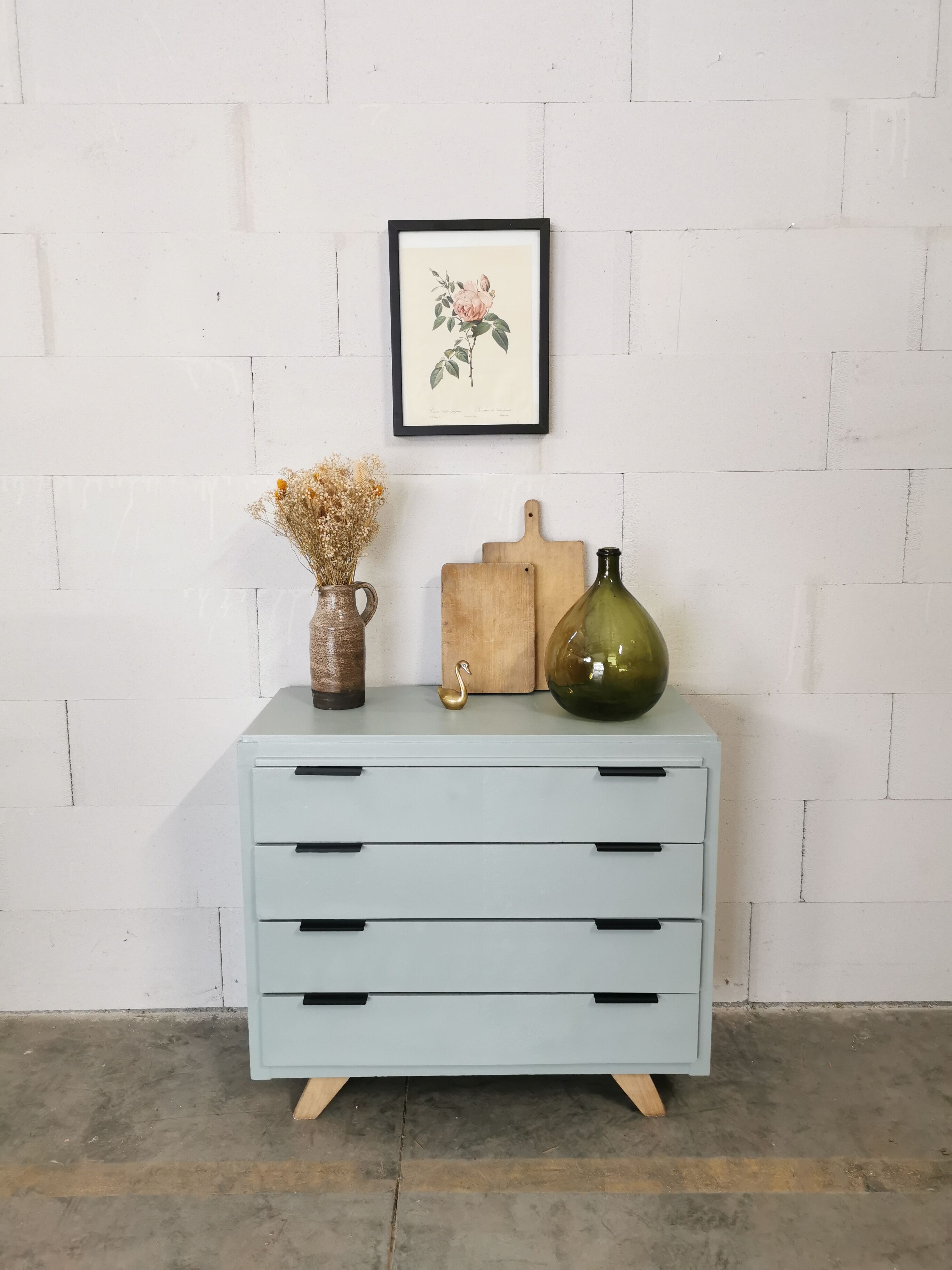 Vintage dresser