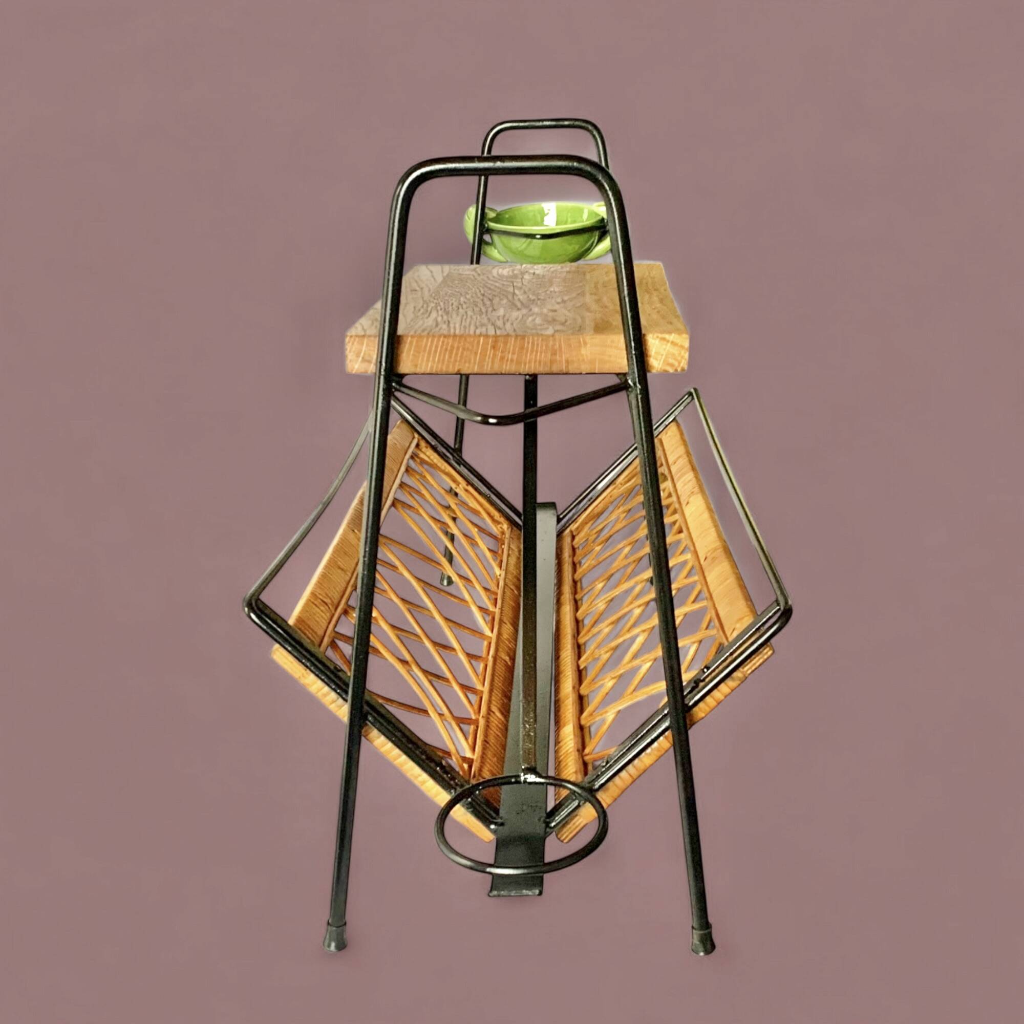 Vintage magazine rack in black metal, wood and rattan with ceramic ashtray