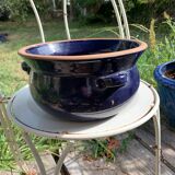 Lot of 2 blue ceramic objects, a pitcher with ice reserve and a pot cache