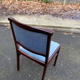 8 chaises scandinaves en teck massif et velours bleu des années 1960