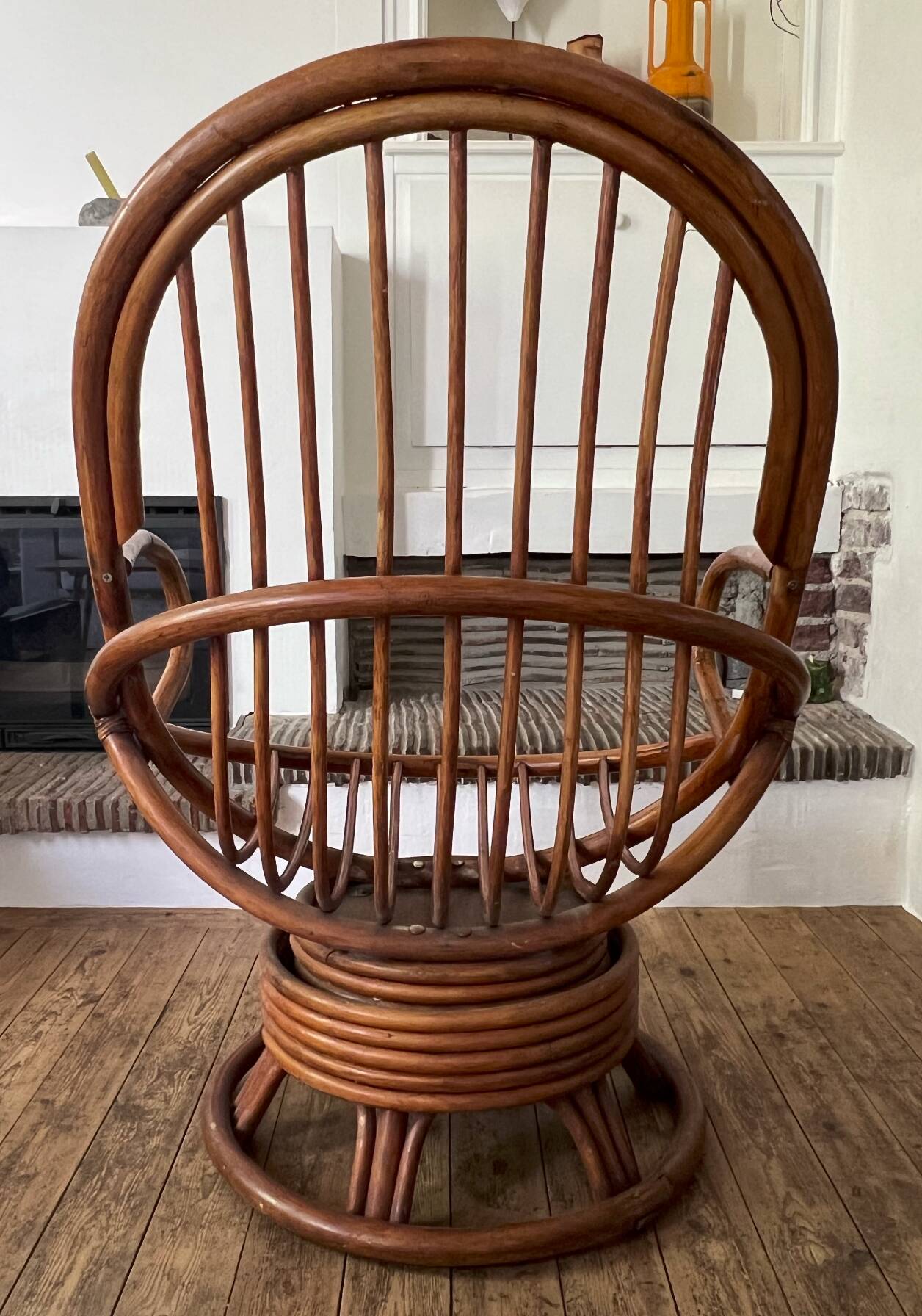 Pair of rotating rattan armchairs