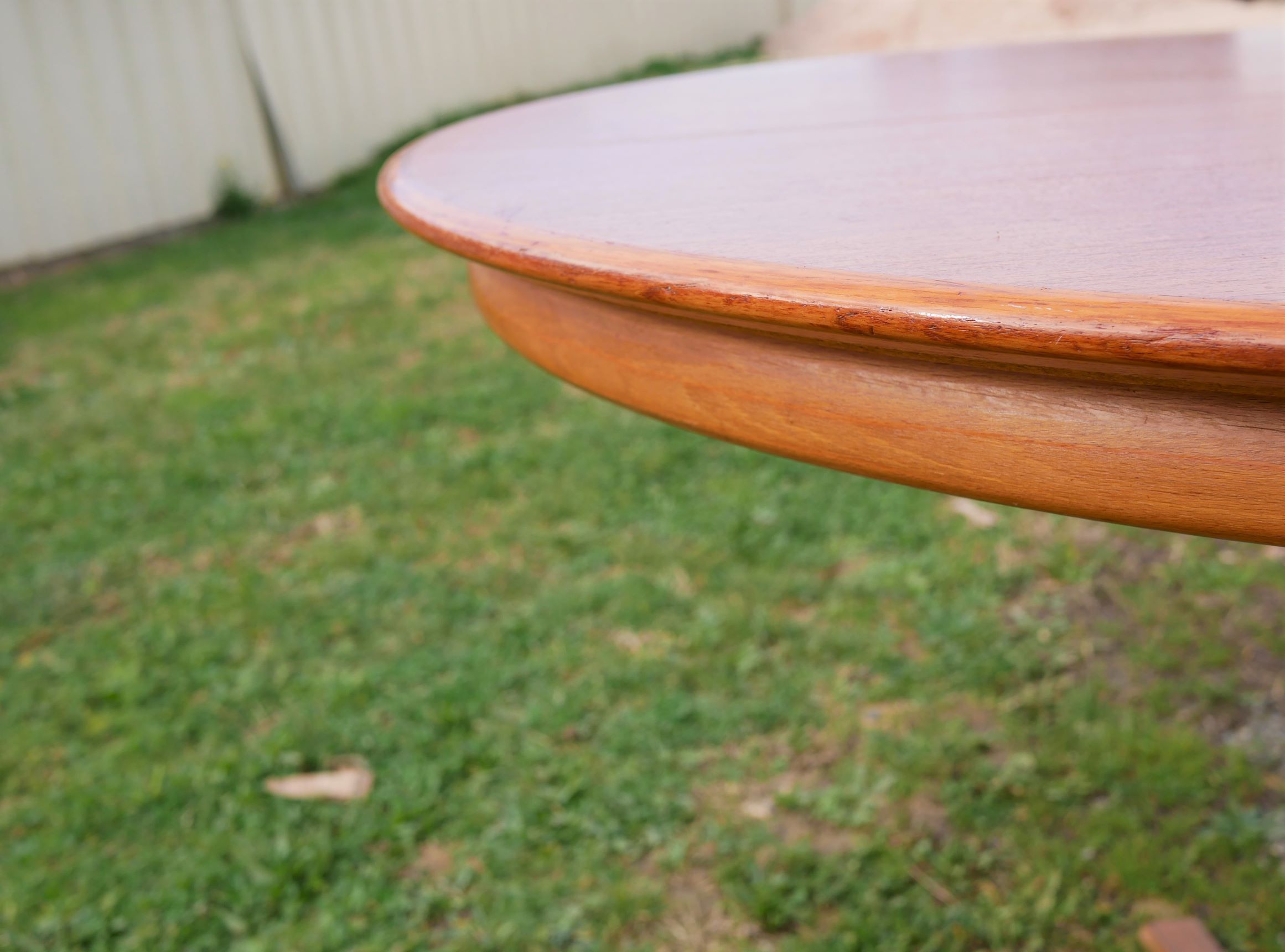 Dining round vintage with extensions