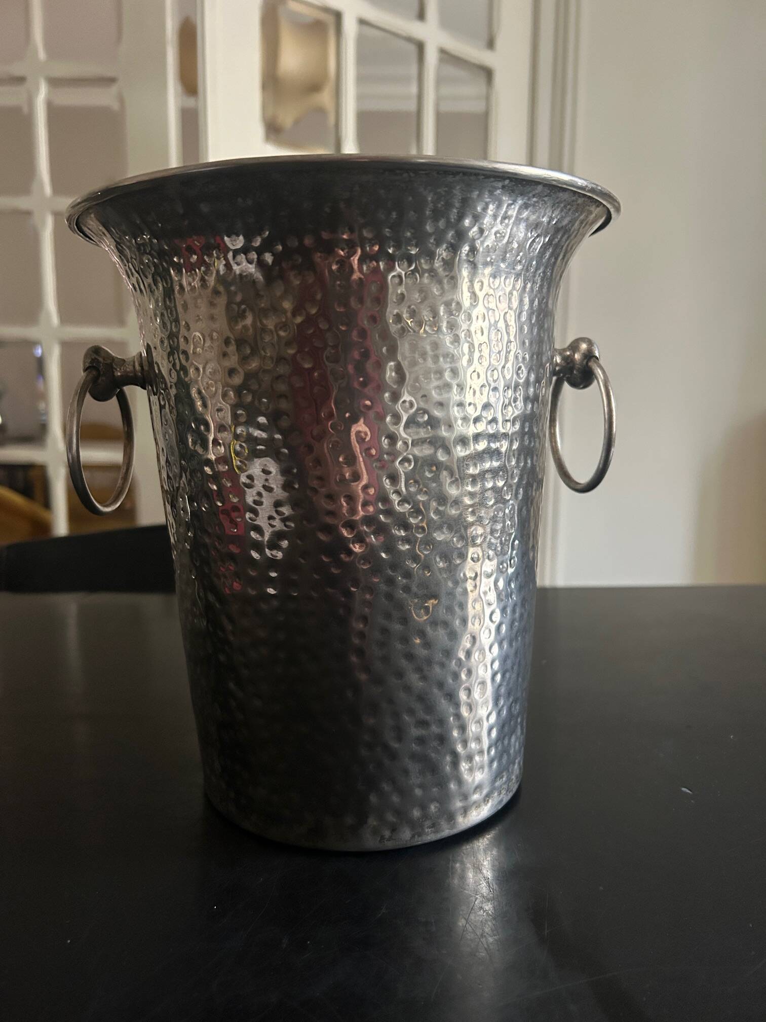 seau à champagne en métal martelé