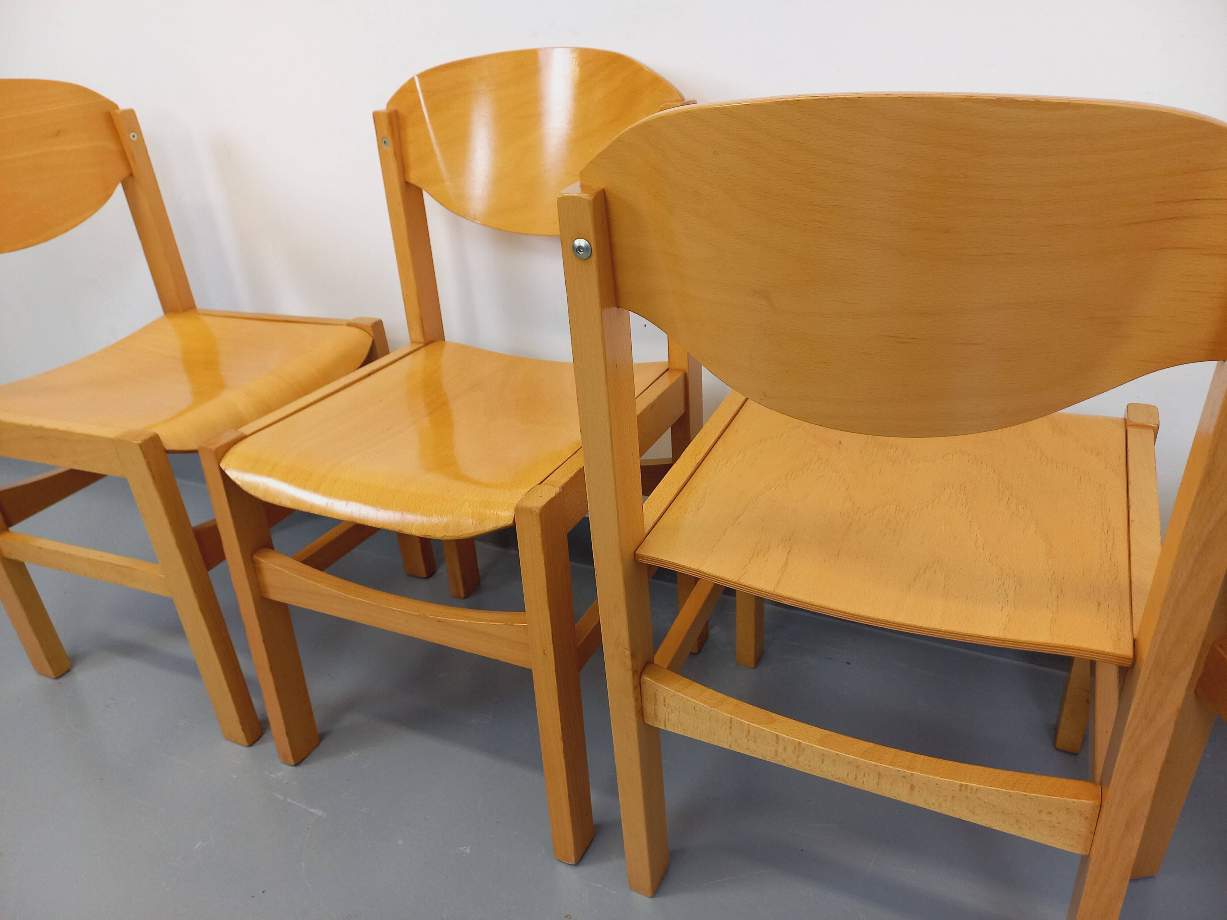Set of 4 minimalist vintage beechwood chairs from the 80s