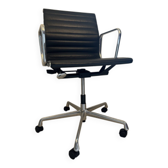 VITRA Office Chair EA 117 Eames Black Leather