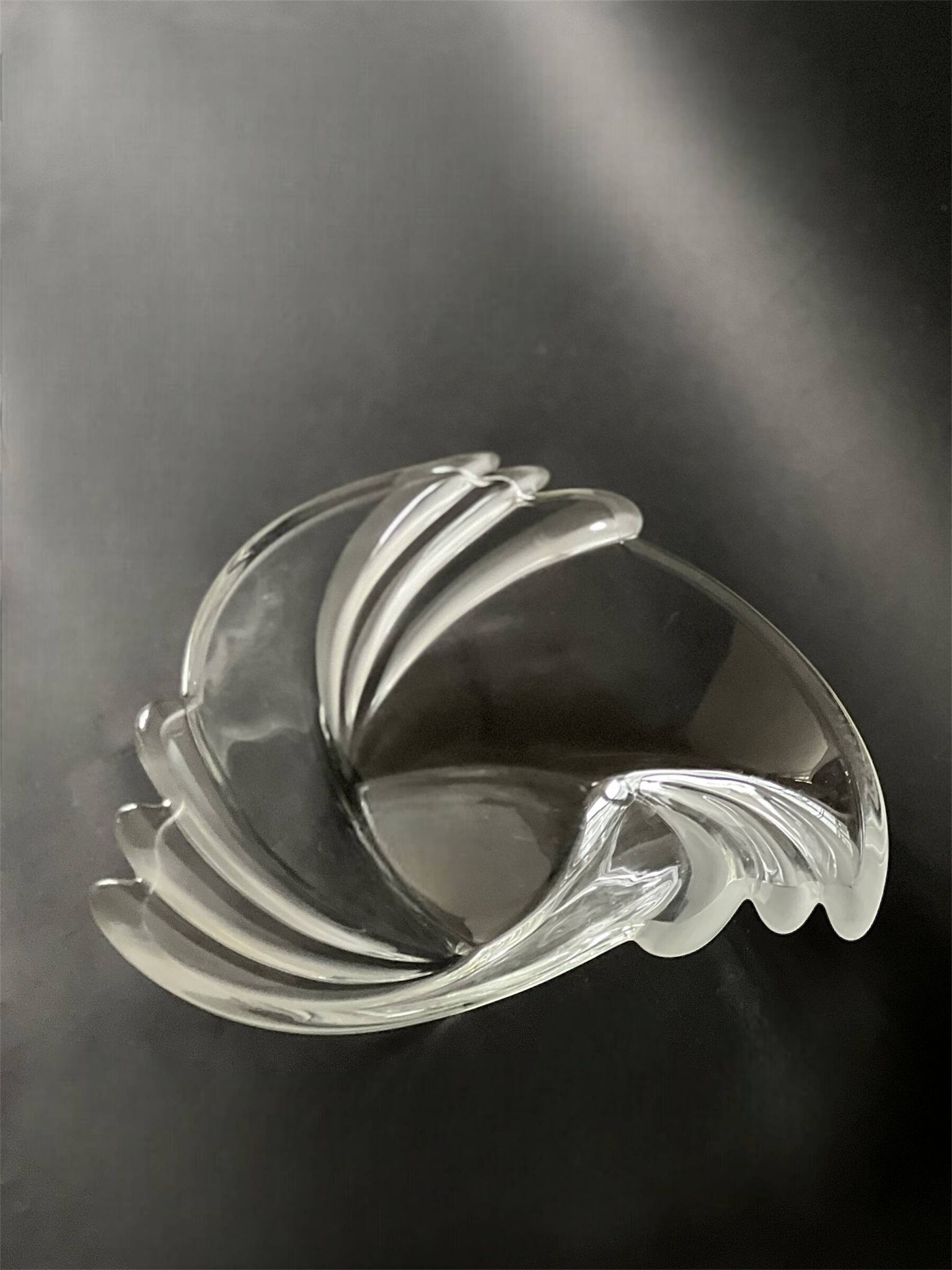 Grande corbeille ou vide poche en verre cristallin Art Déco