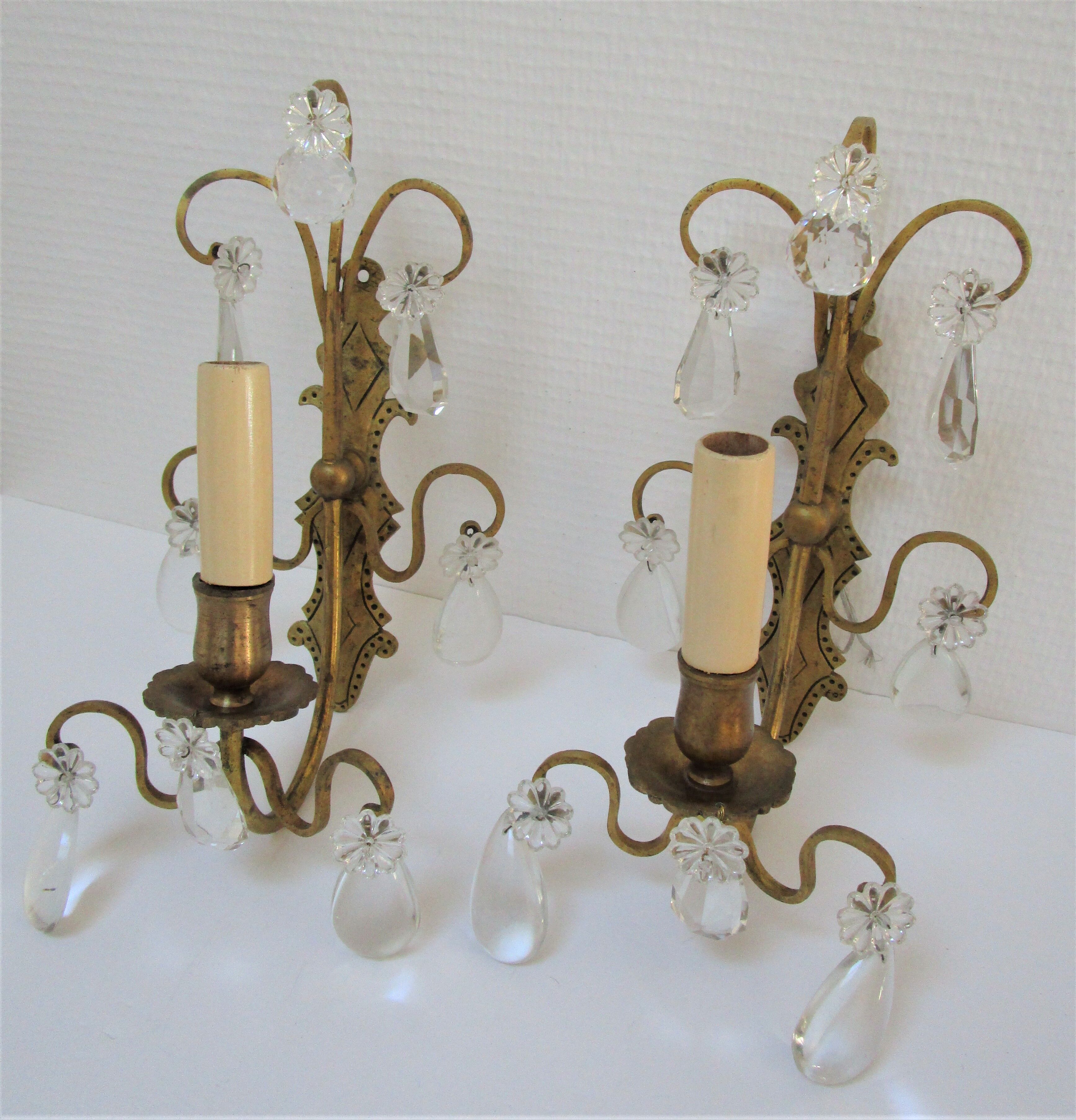 Pair of wall lamps patinated gilded bronze and early twentieth century glass grapevines