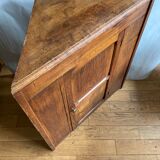 Wooden corner confectioner