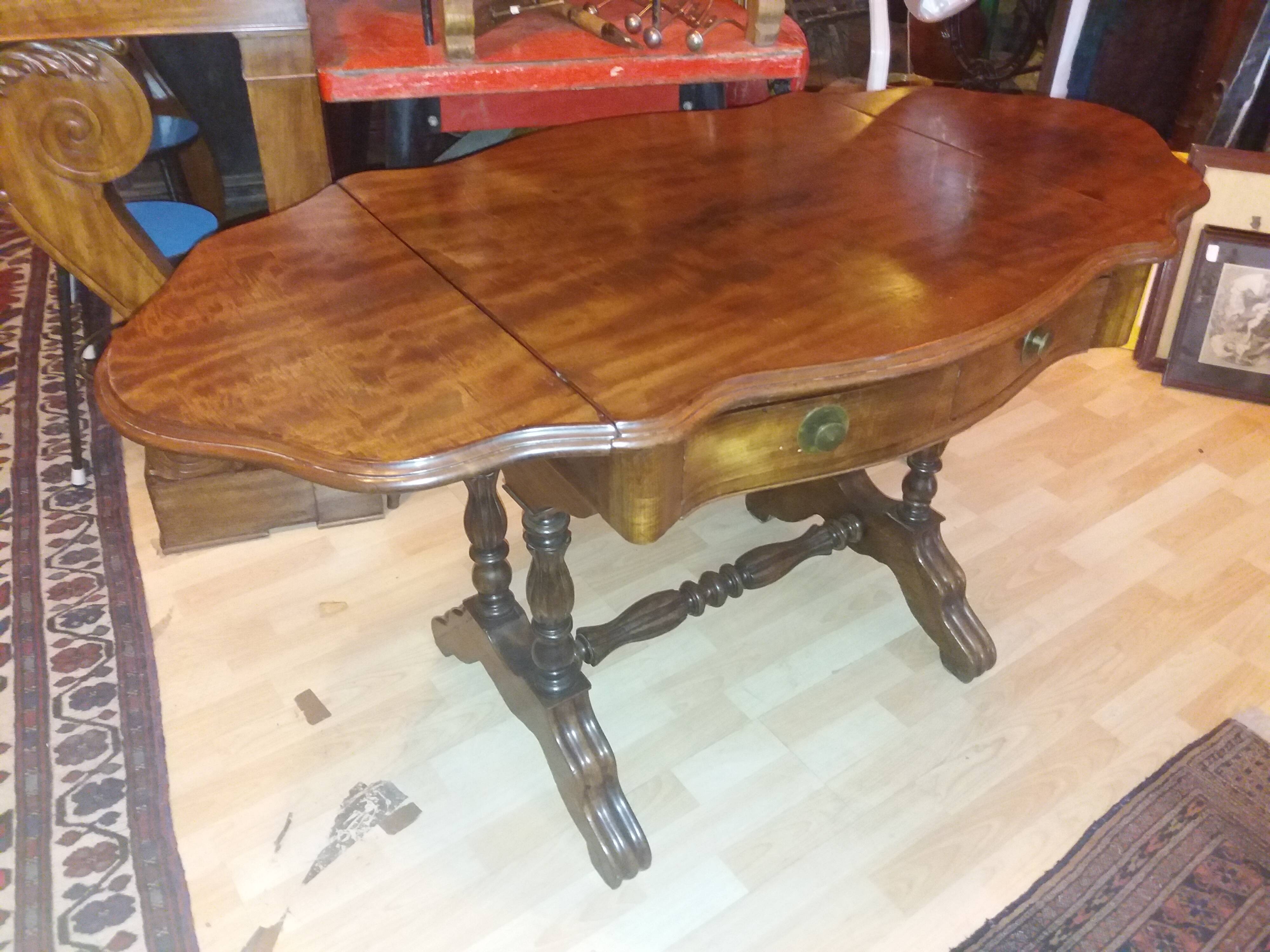 Philipparde drop-leaf side table in Cuban mahogany, circa 1850