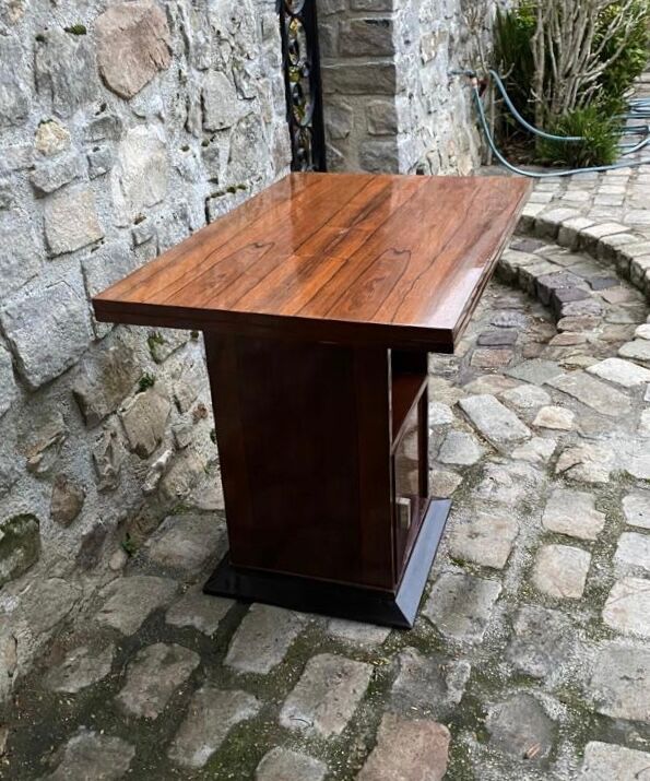 Art deco wallet table