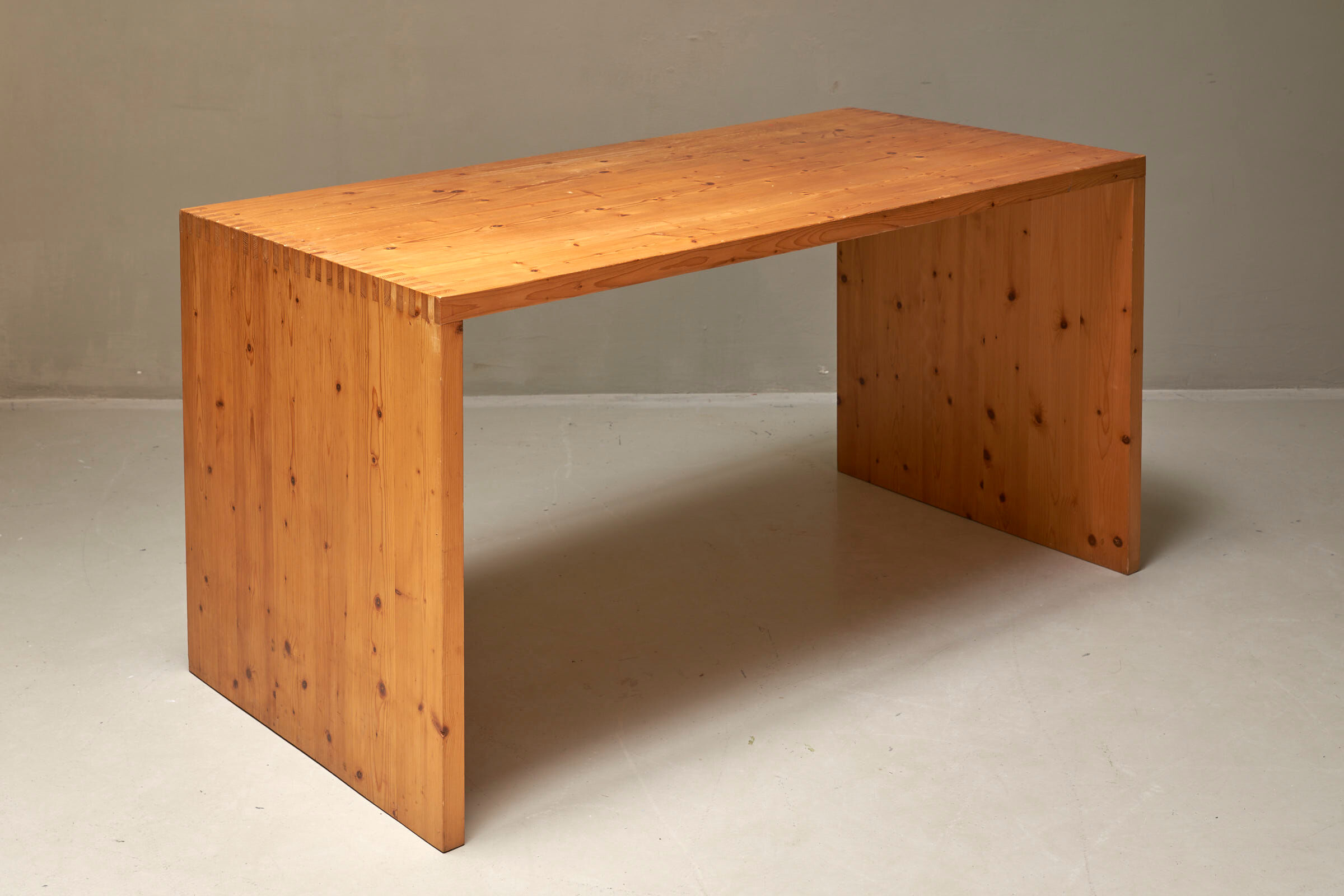 Desk in solid pine by Ate van Apeldoorn for Houtwerk Hattem, The Netherlands