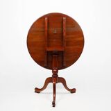 Table ronde à plateau basculant anglaise du XXe siècle en bois de cerisier, Royaume-Uni