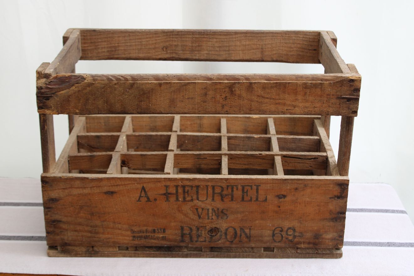 Wooden bottle locker