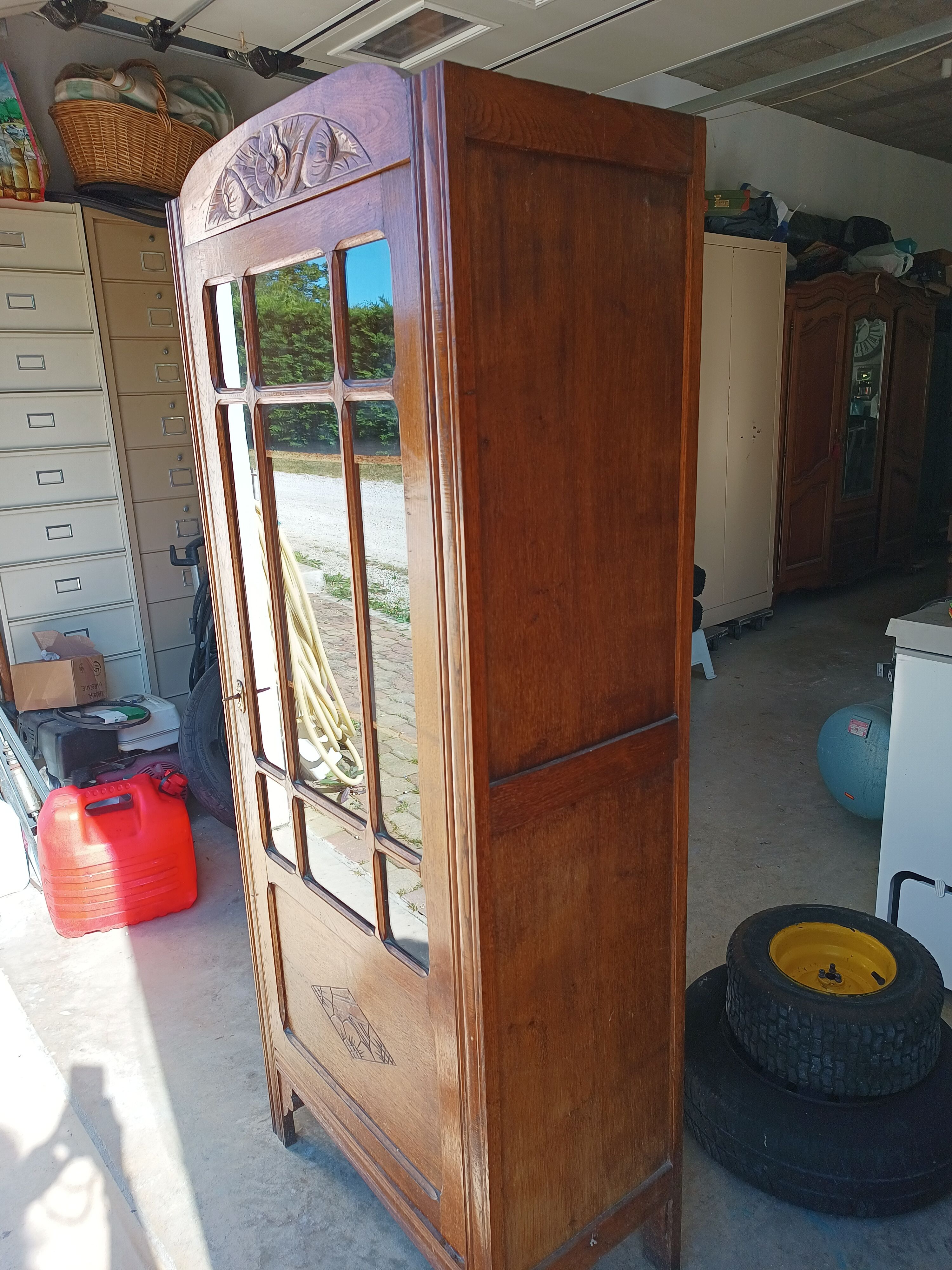Armoire parisienne vintage