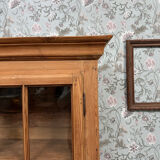 Chic display cabinet in pine (renovated)