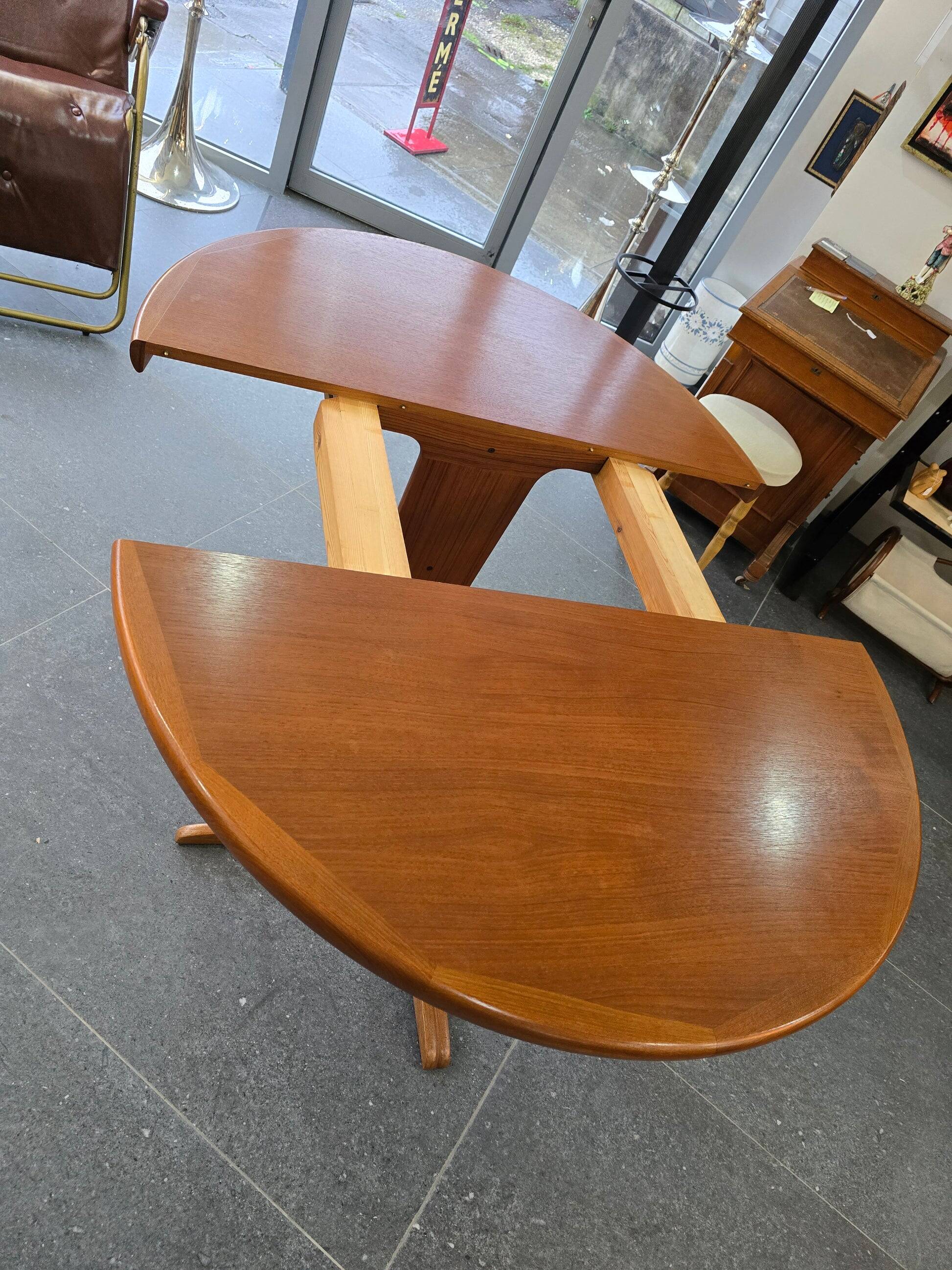 Extendable teak round table – vintage Scandinavian design – Ø120 cm + 2 extensions