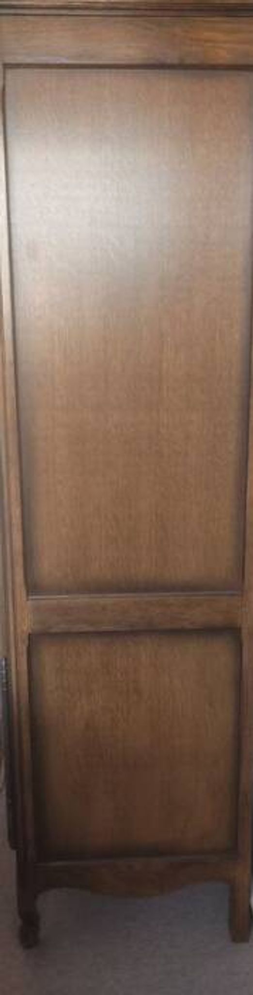 Armoire ancienne, armoire style Louis XV en bois massif
