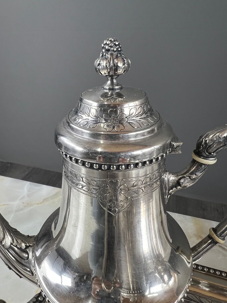 Silver-plated tea and coffee service, 5 pieces with tray, late 19th century.