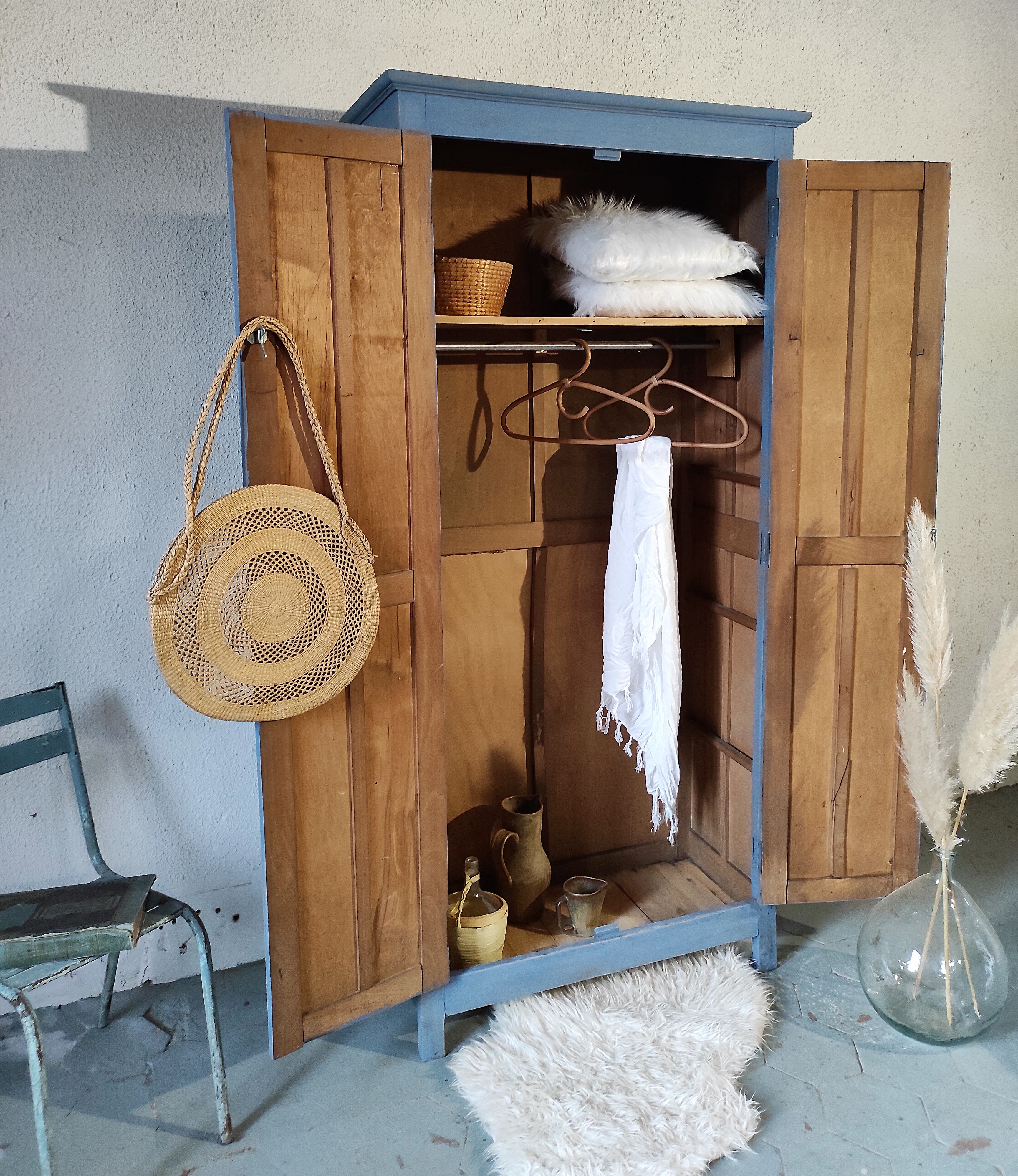 Armoire parisienne