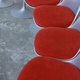 Chaises Tulip d’Eero Saarinen – Édition 50e Anniversaire par Knoll