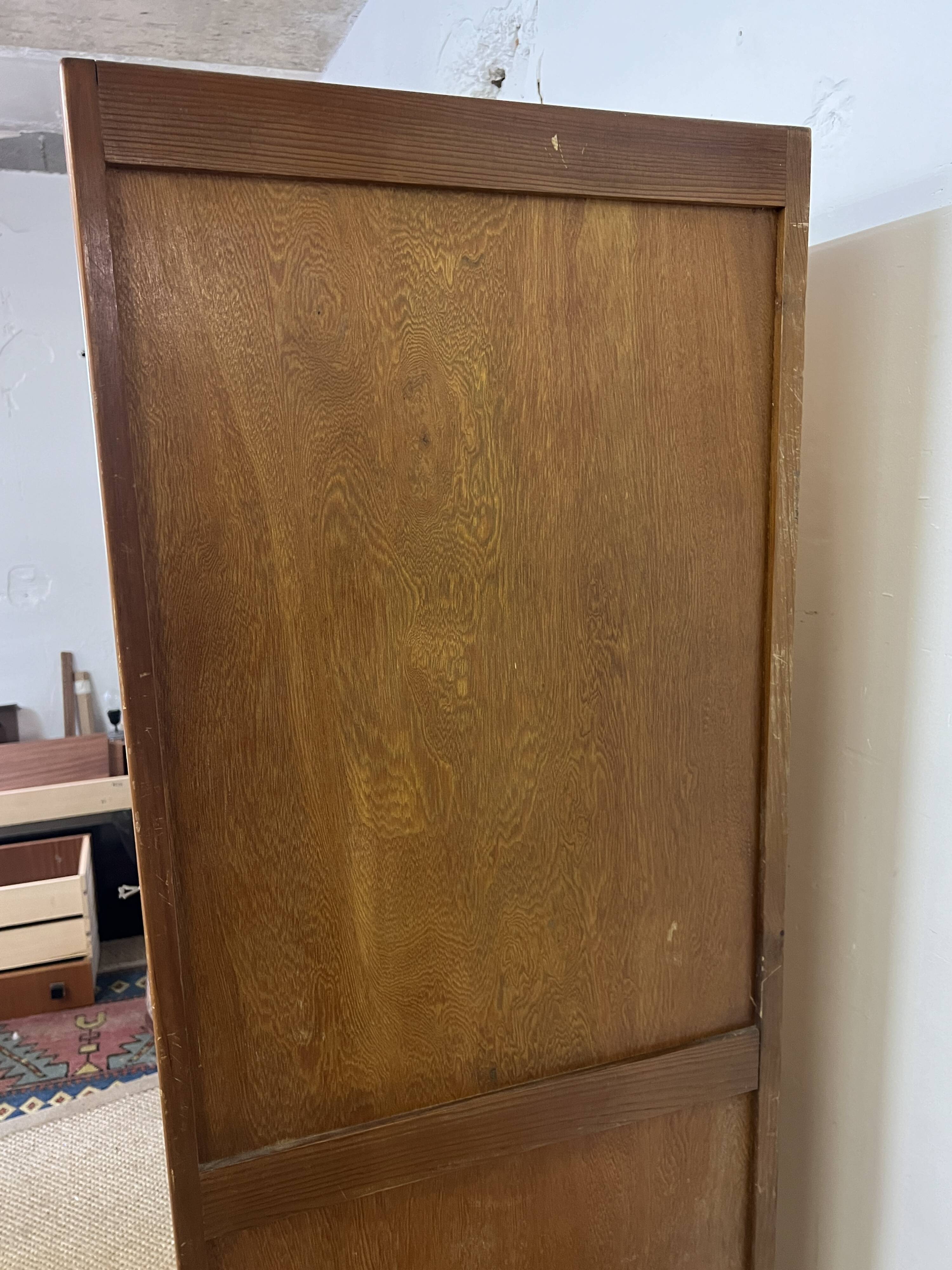 Armoire parisienne en bois vintage