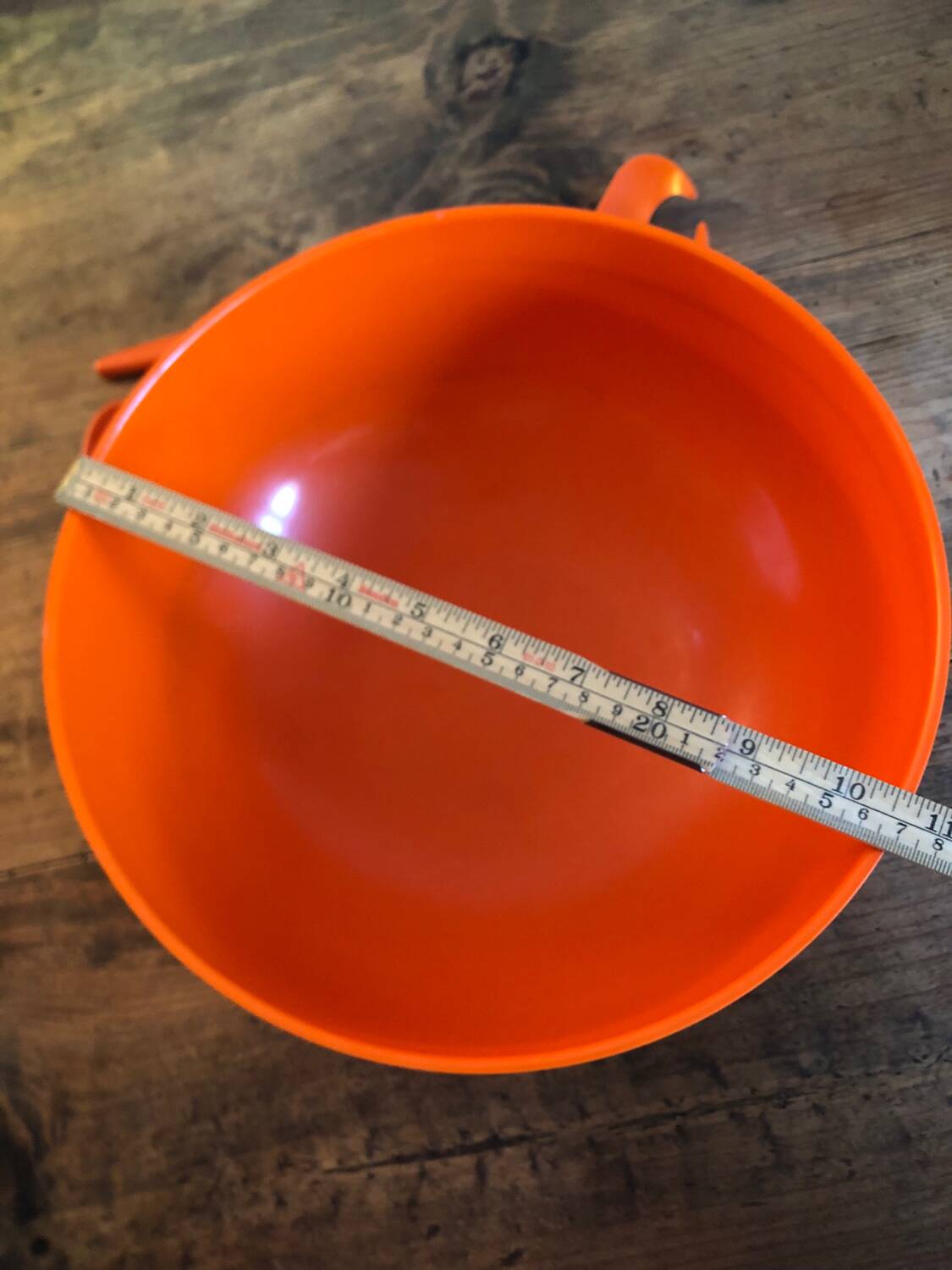 Seventies salad bowl