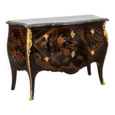 Commode sauteuse en laque avec son marbre. Années 1950.