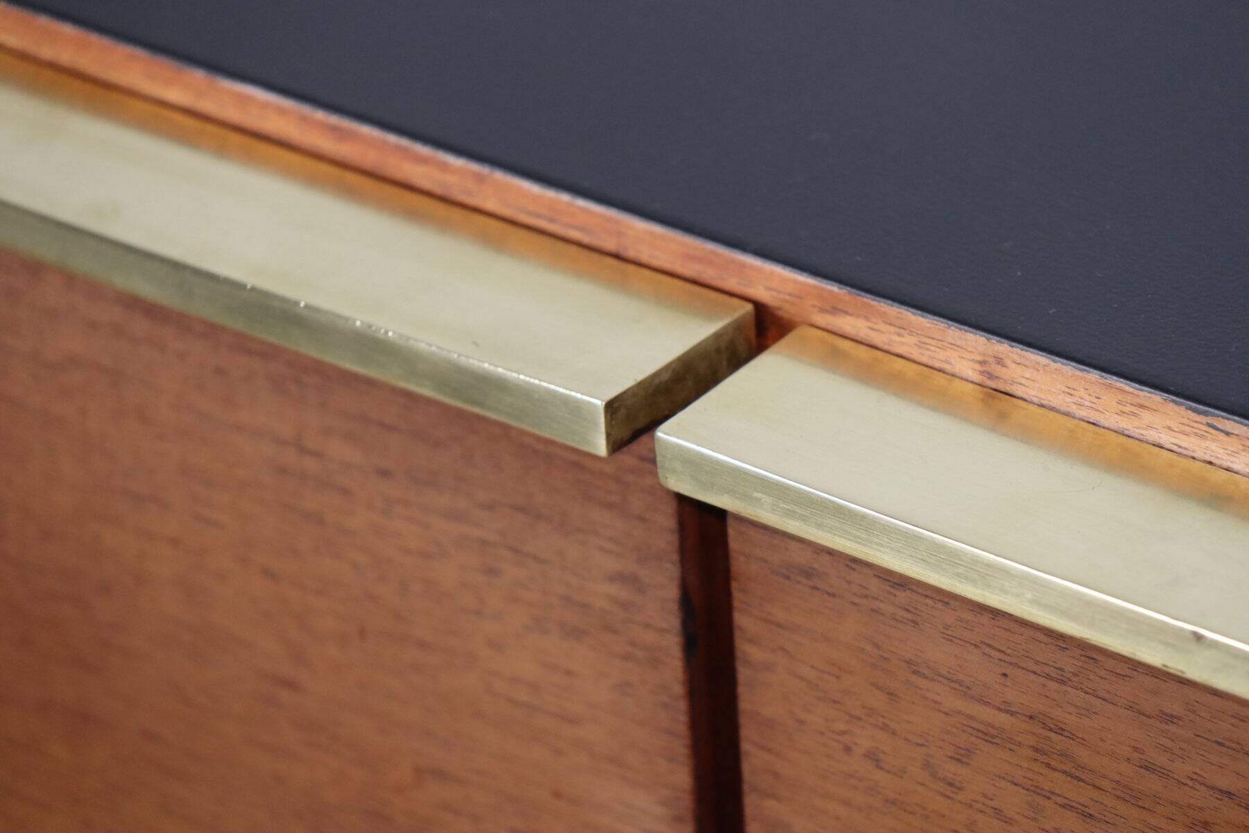 Enfilade vintage en teck et laiton - Années 70