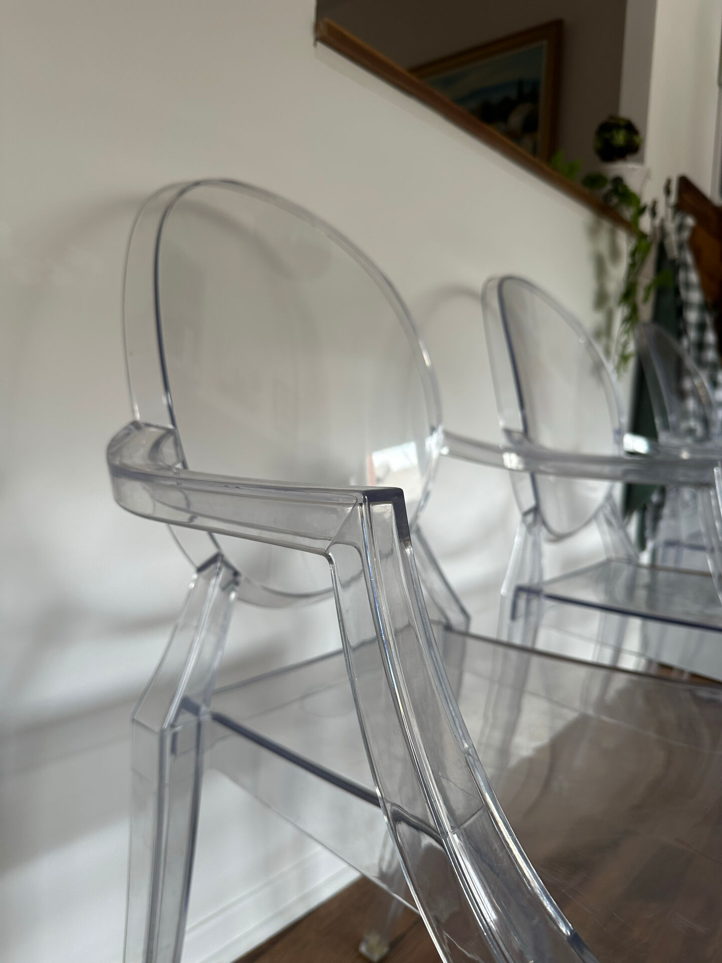 3 fauteuils style Kartell Louis Ghost transparents – Philippe Starck