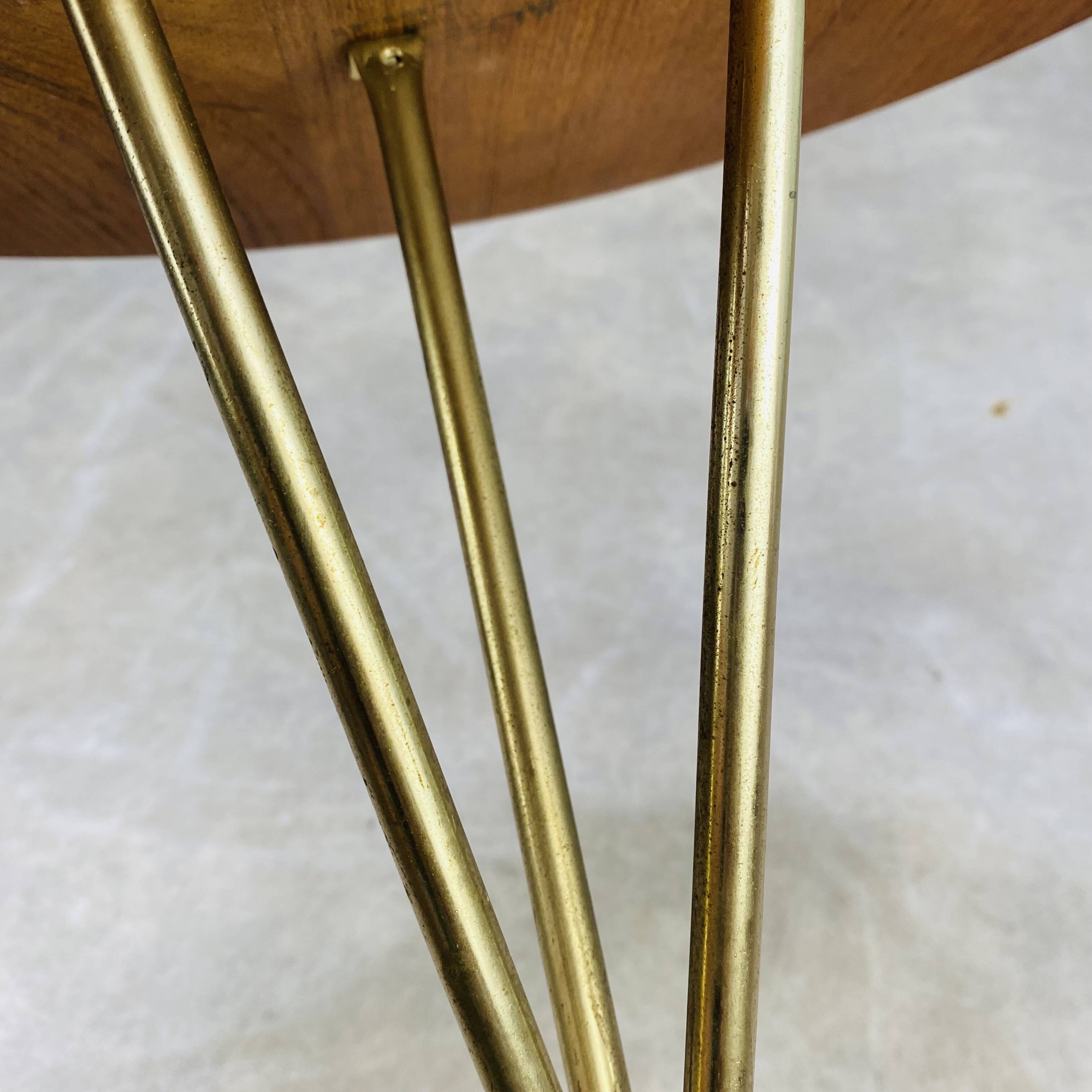 Table d'appoint tripode par Albert Larsson pour Alberts Tibro style scandinave