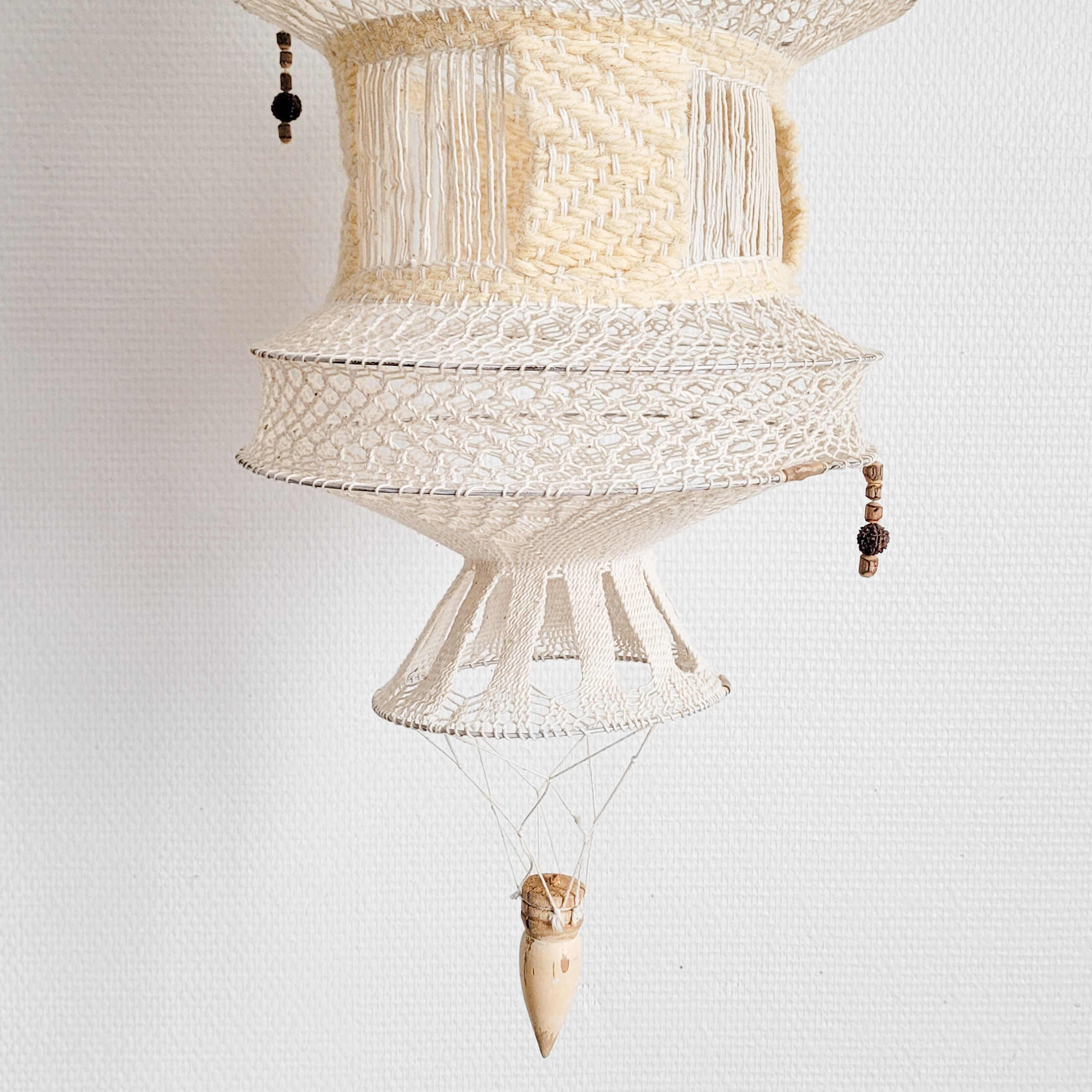 Vintage suspension hook and macramé