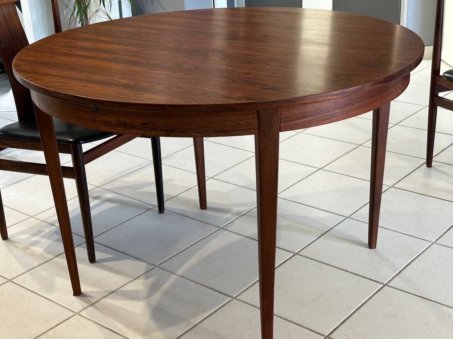 Round extendable table Rosewood Denmark vintage 1970