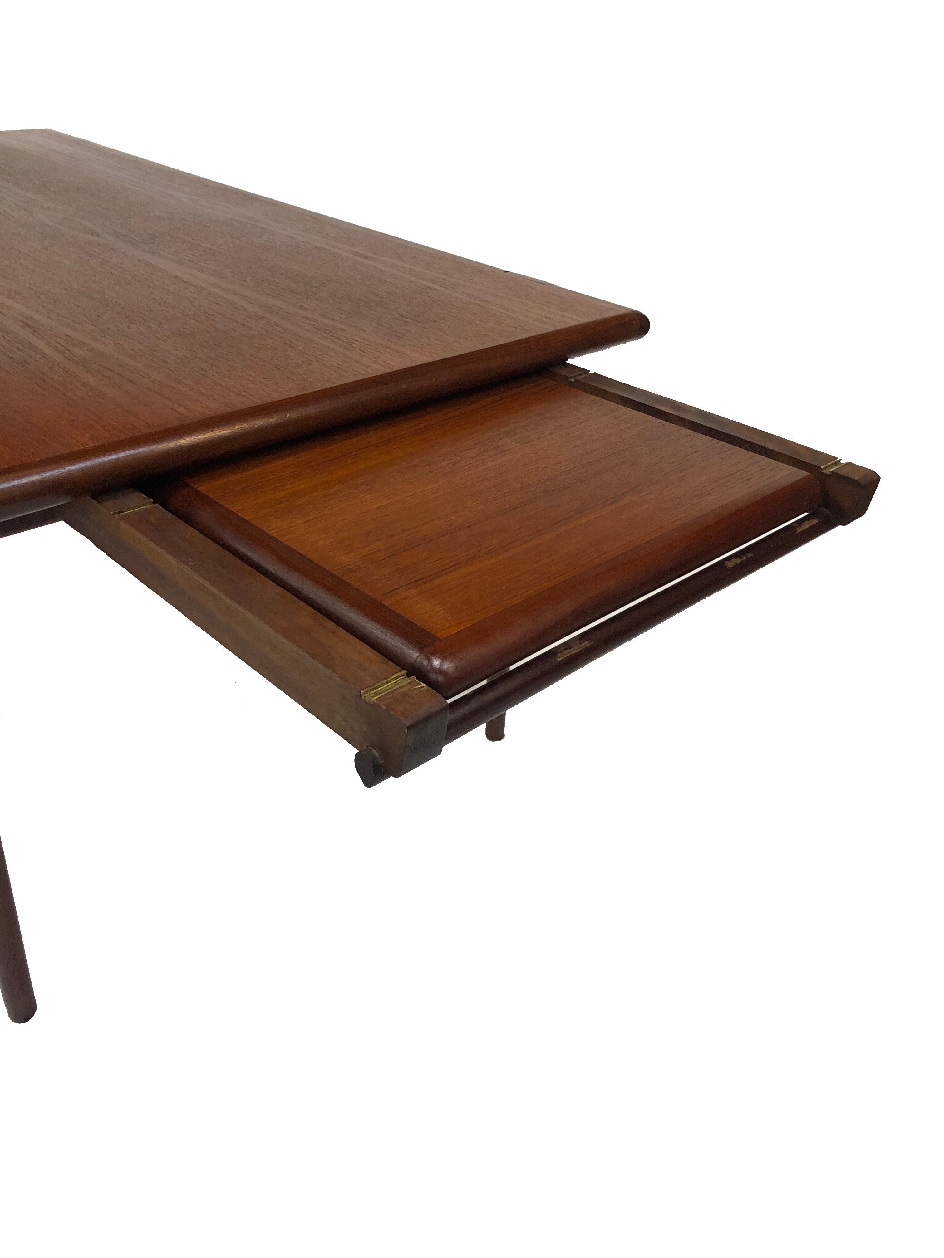 Table à manger vintage Topform en teck massif extensible 1960