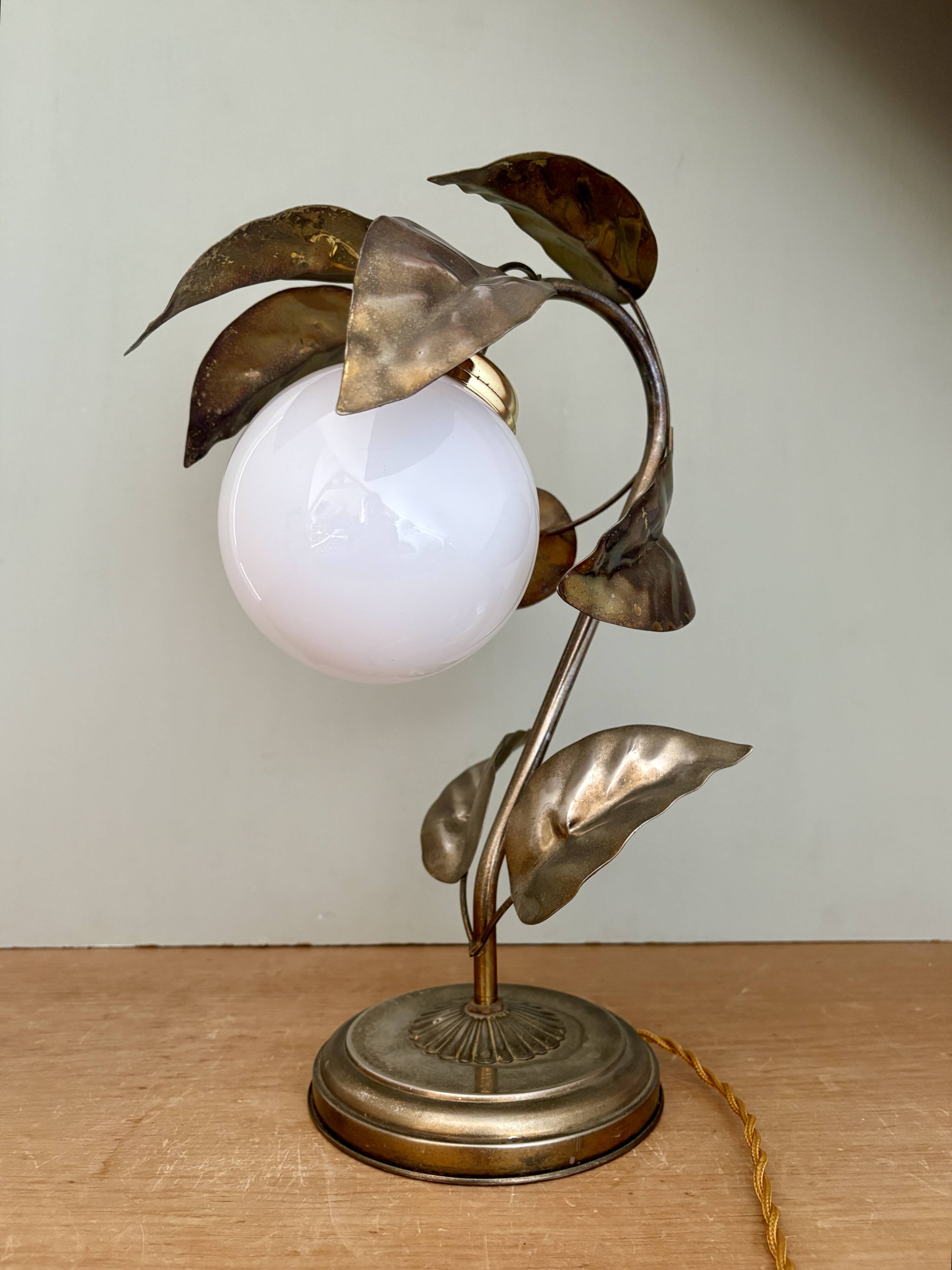 Vintage lamp with leaves in gilded brass and white opaline globe