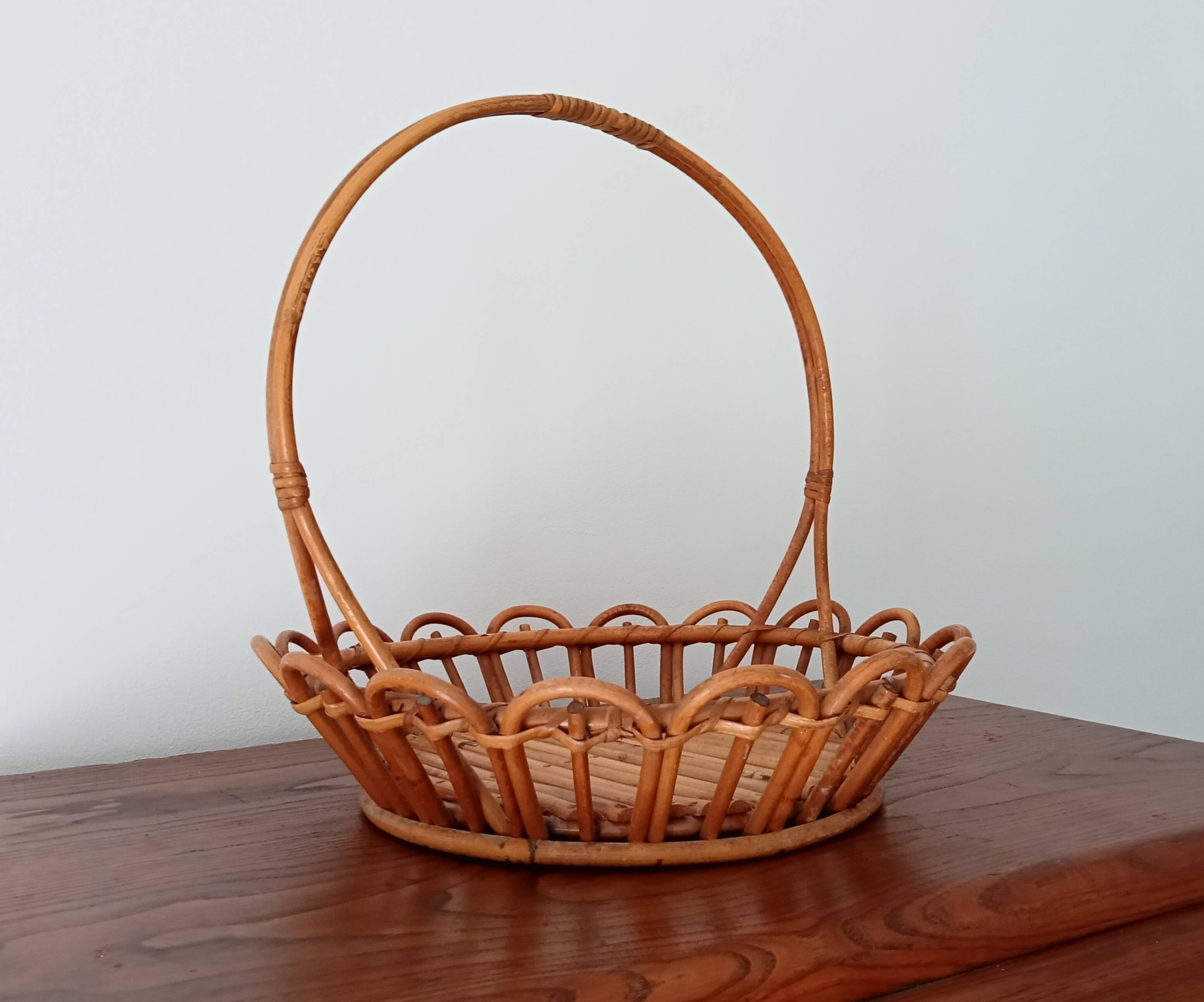 Vintage rattan basket 70s