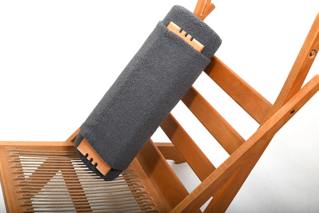 Fauteuil à dossier haut CH-03 par Hans J. Wegner