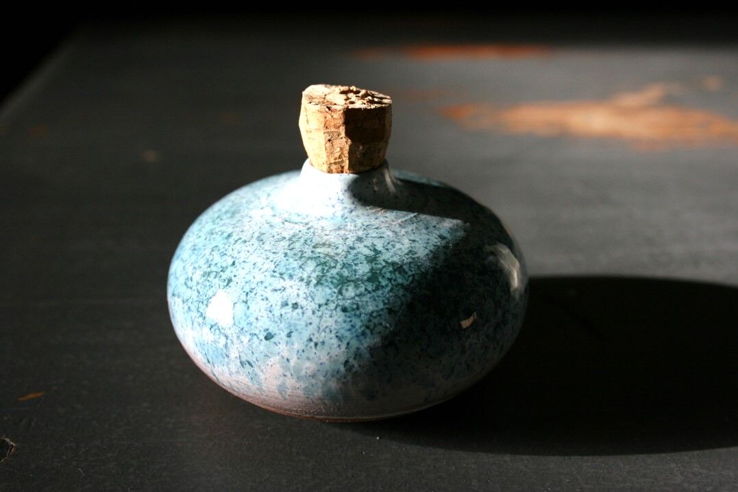 Ceramic spherical pot