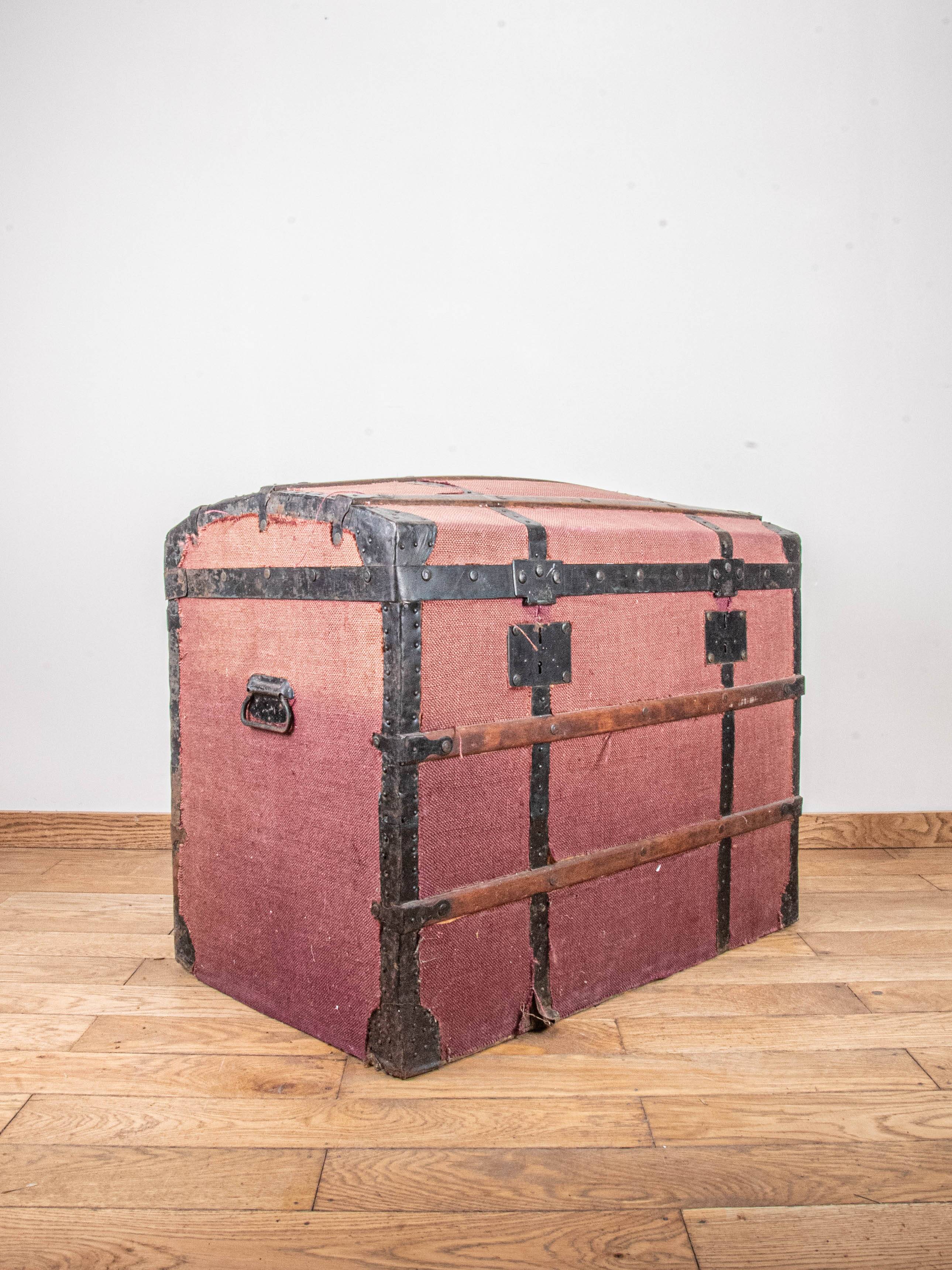 Transport trunk