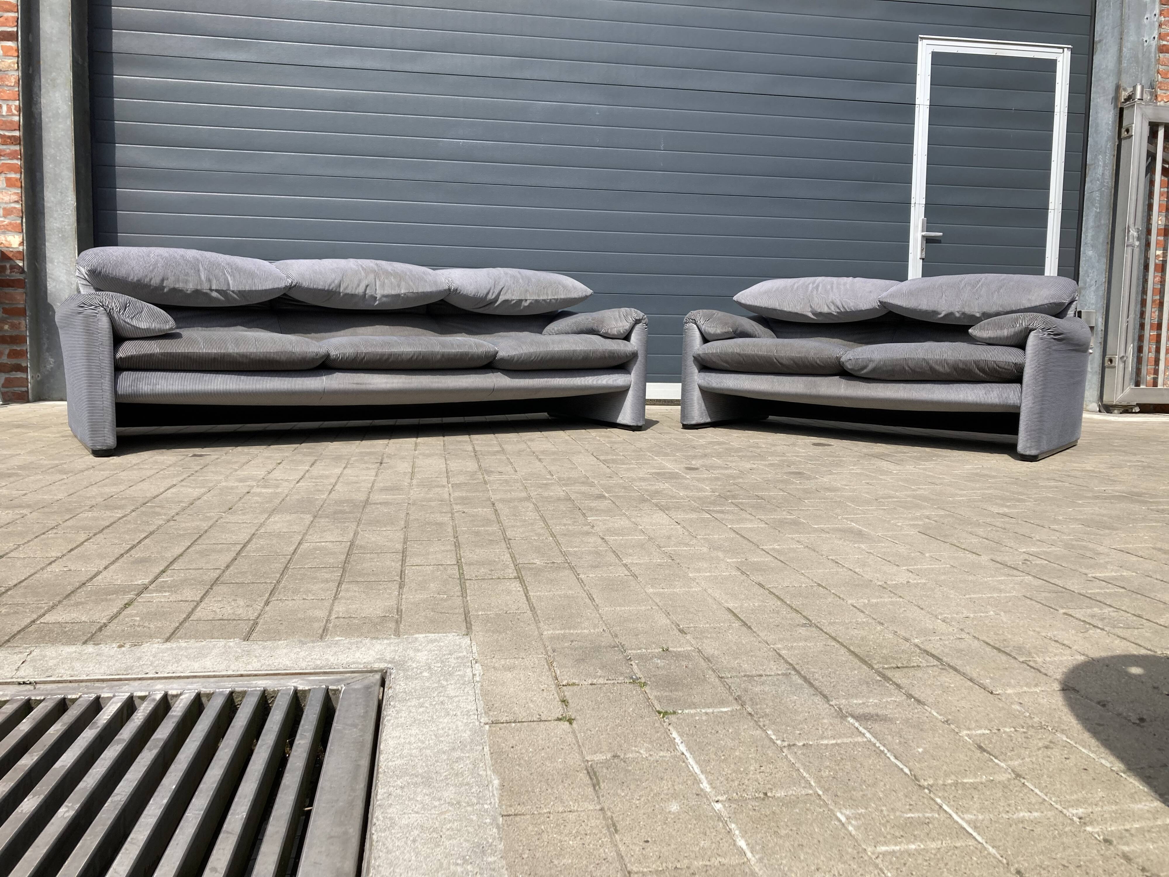 Set of 2 Maralunga sofas by Vico Magistretti for Cassina
