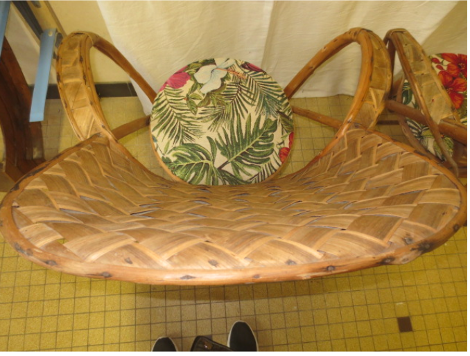 Paire de fauteuils en osier et rotin courbé